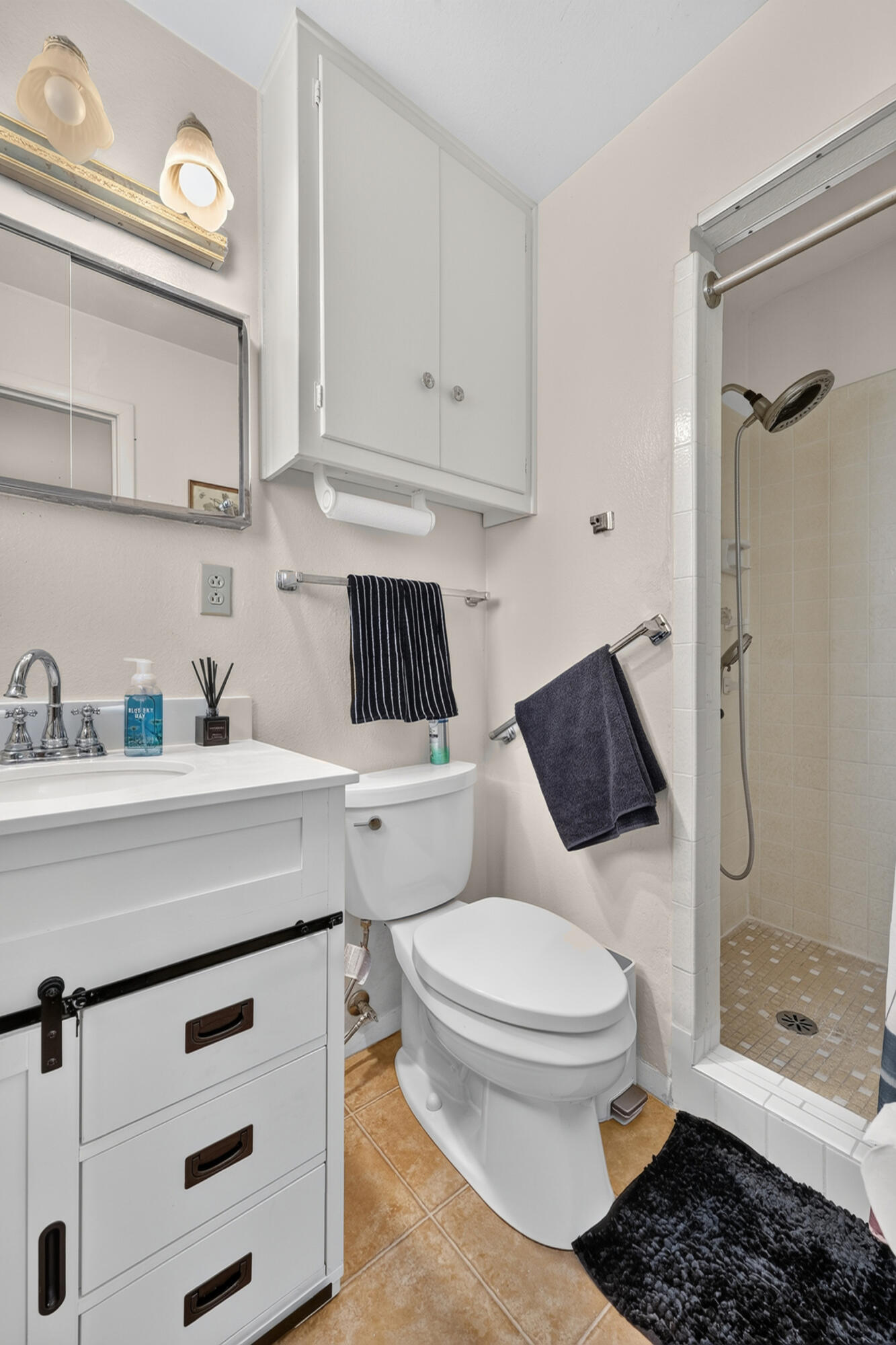 Photo 16 — 9400 Shoshone Road NE