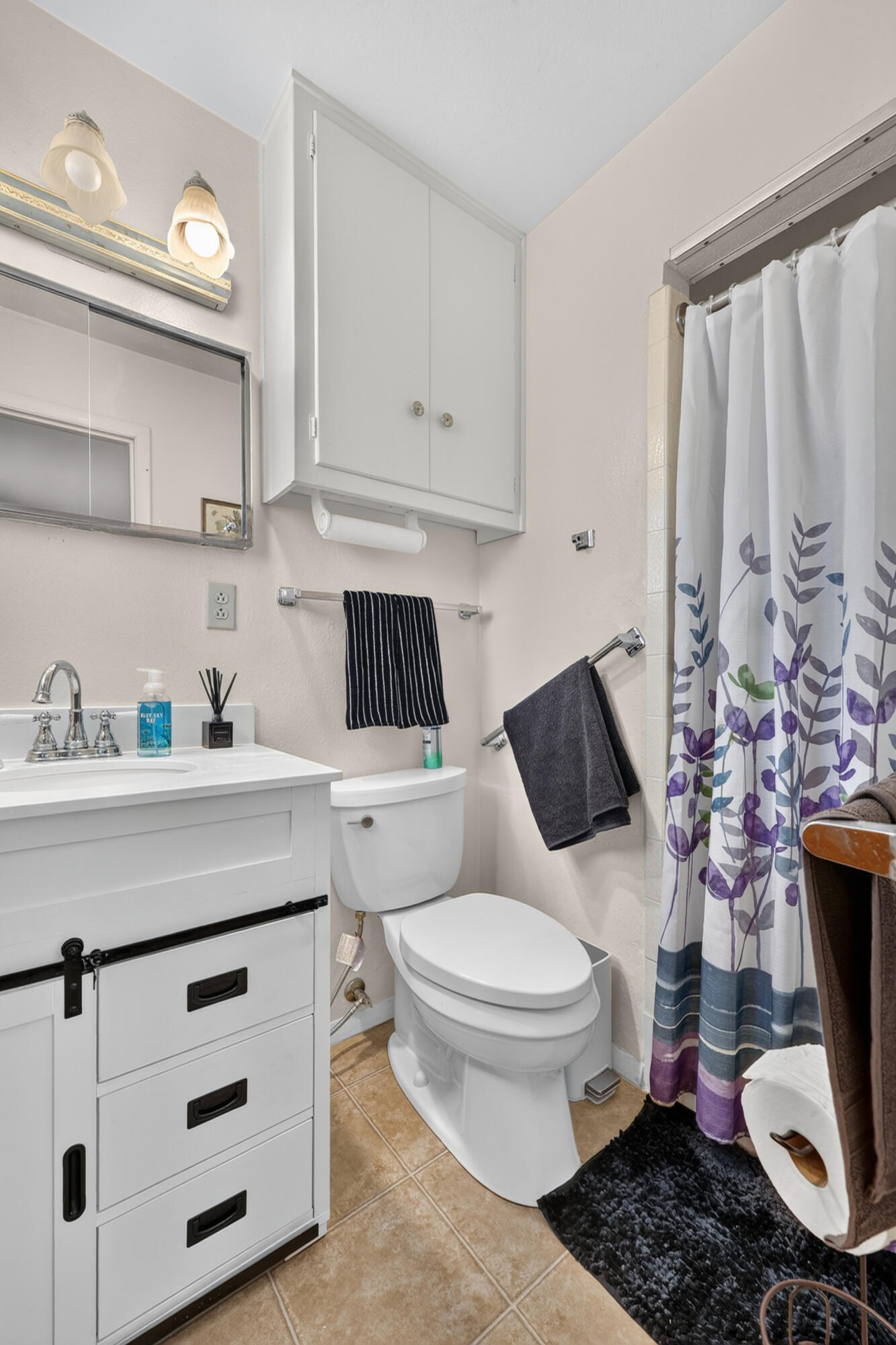 Photo 18 — 9400 Shoshone Road NE