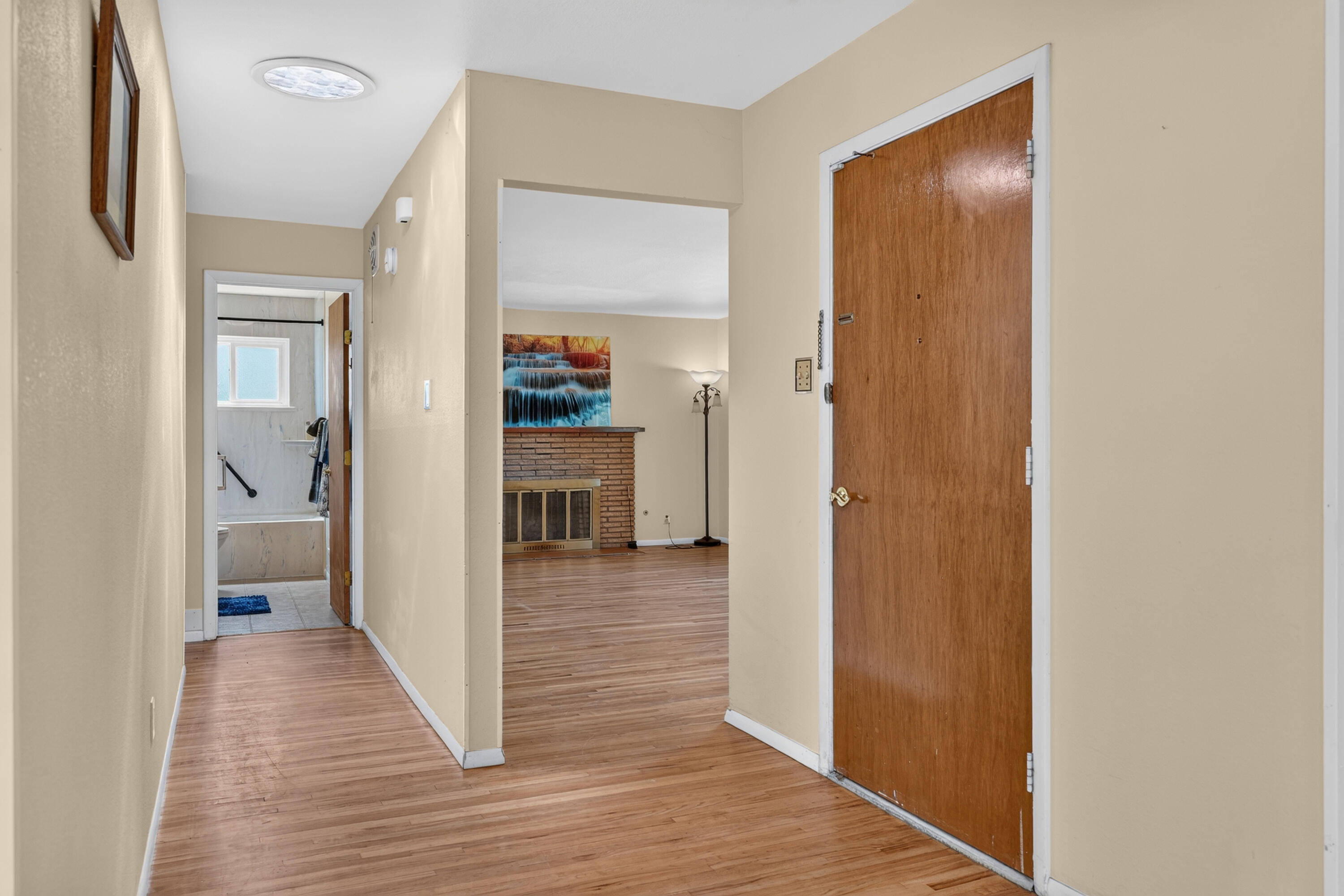 Photo 5 — 9400 Shoshone Road NE