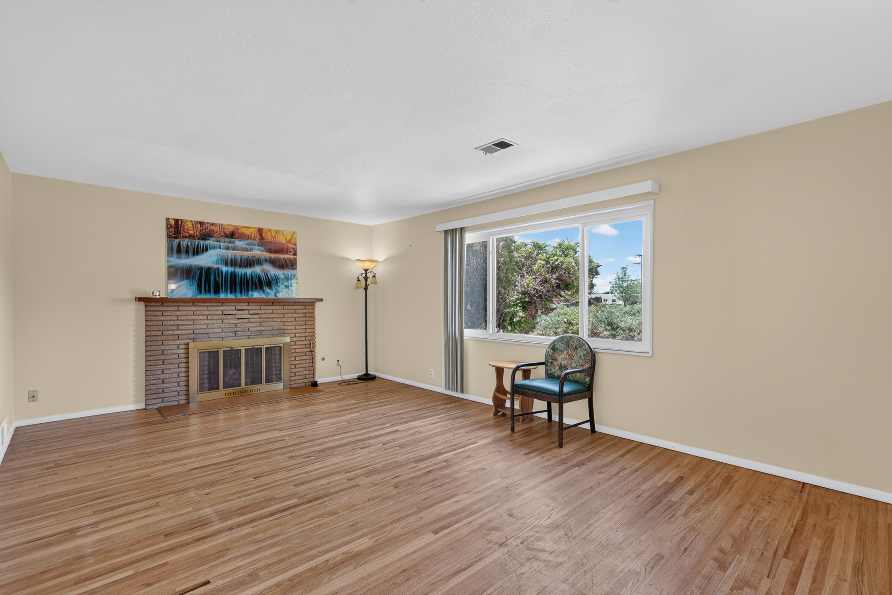 Photo 6 — 9400 Shoshone Road NE