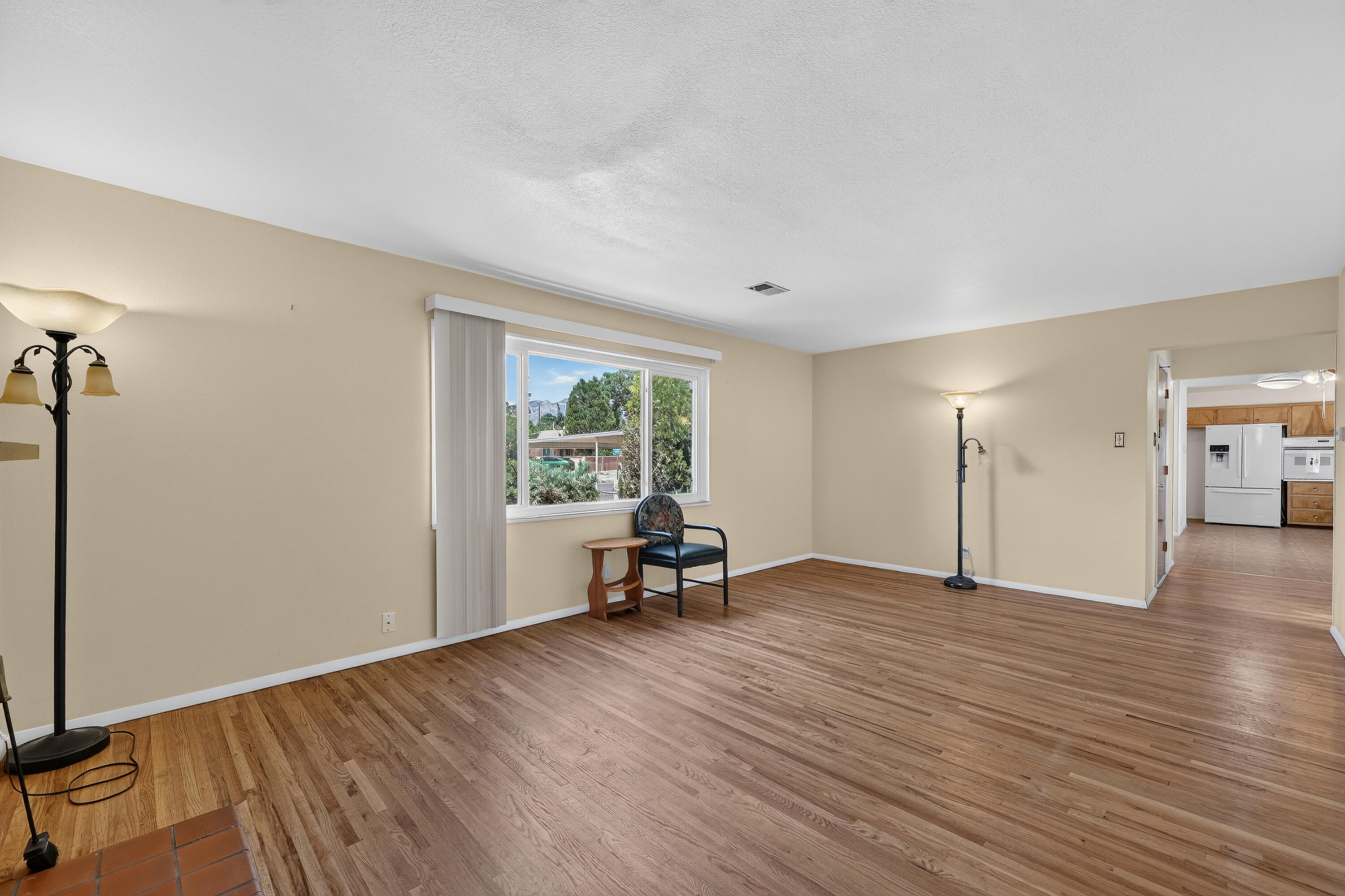Photo 7 — 9400 Shoshone Road NE