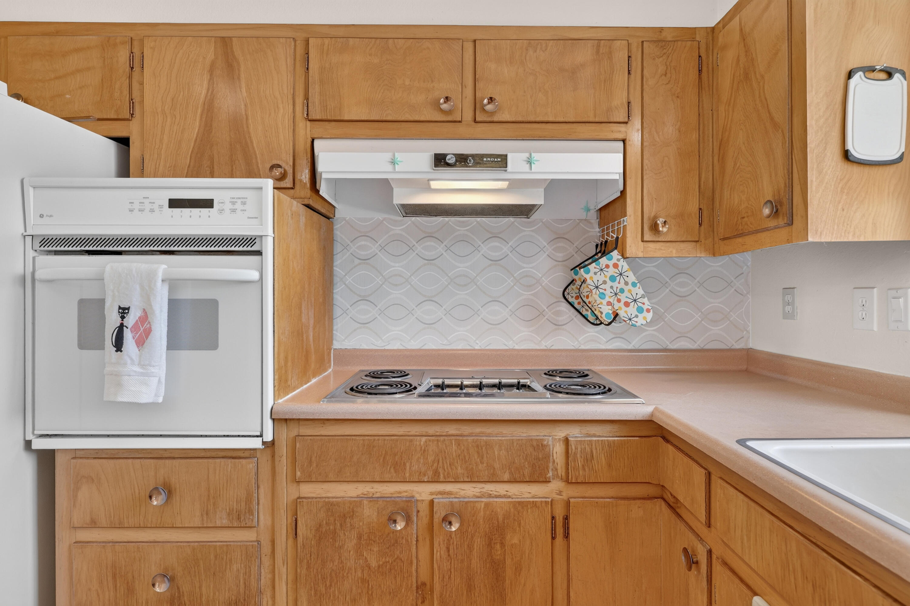 Photo 9 — 9400 Shoshone Road NE