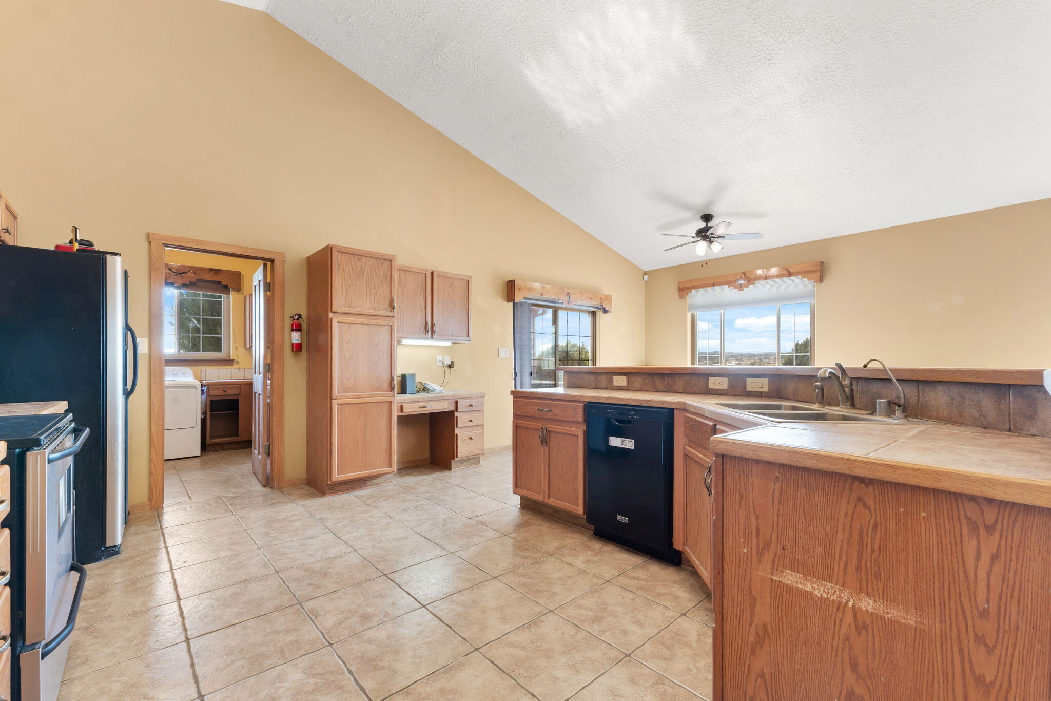 Photo 14 — 46 Serrania Drive