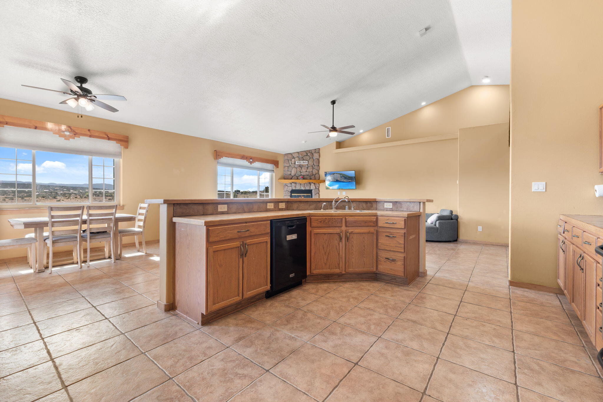 Photo 15 — 46 Serrania Drive