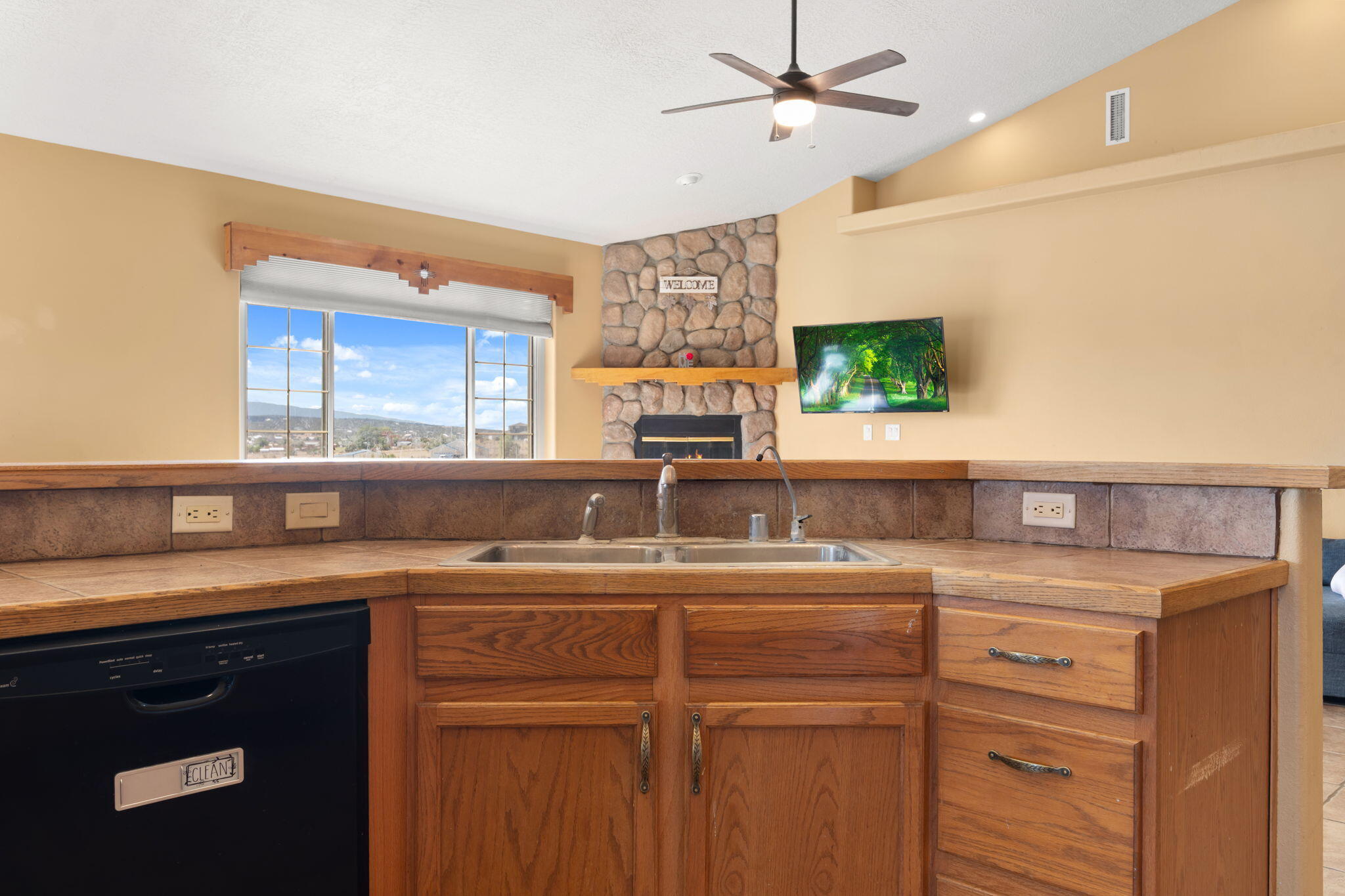 Photo 17 — 46 Serrania Drive