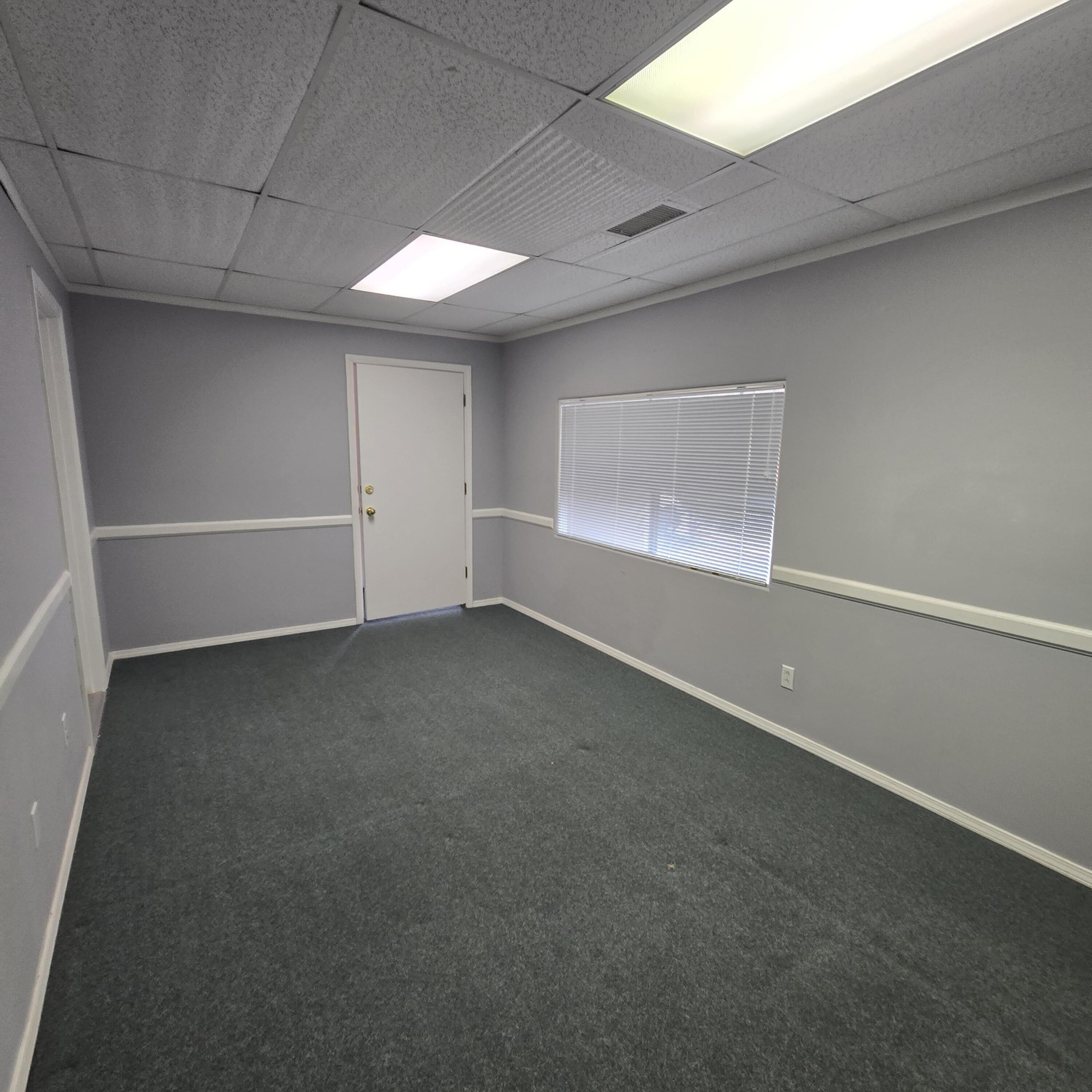 Photo 4 — 6300 Montano Road NW F-1