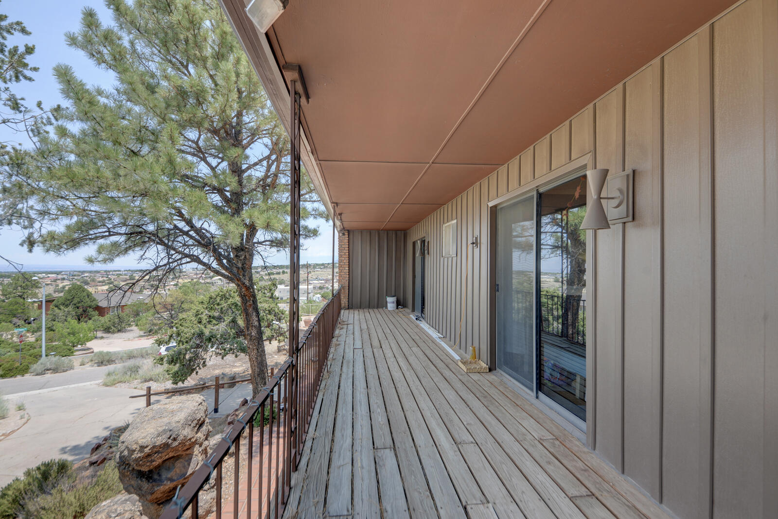 Photo 11 — 1100 Warm Sands Drive SE