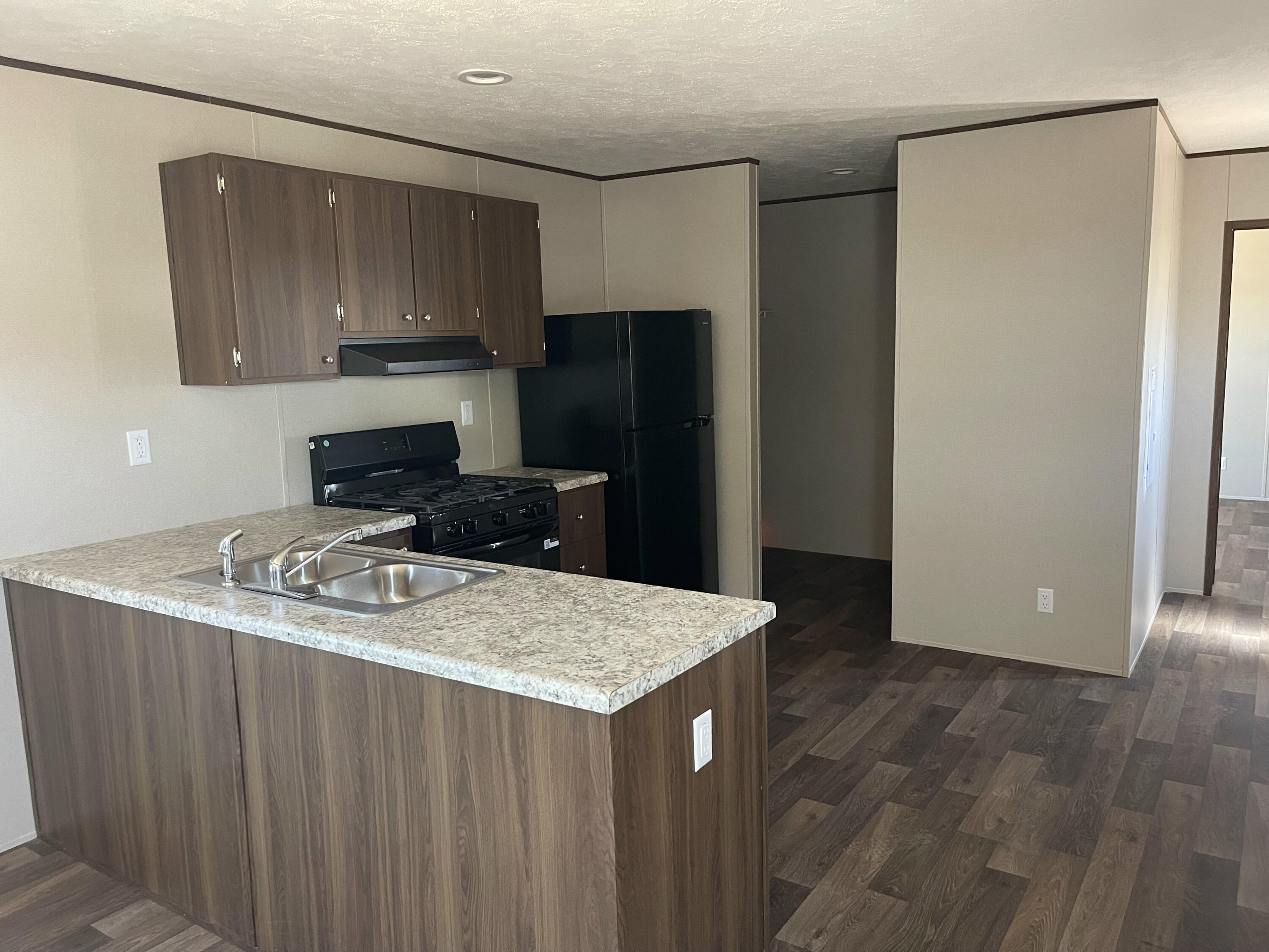Photo 6 — 805 Maple Avenue