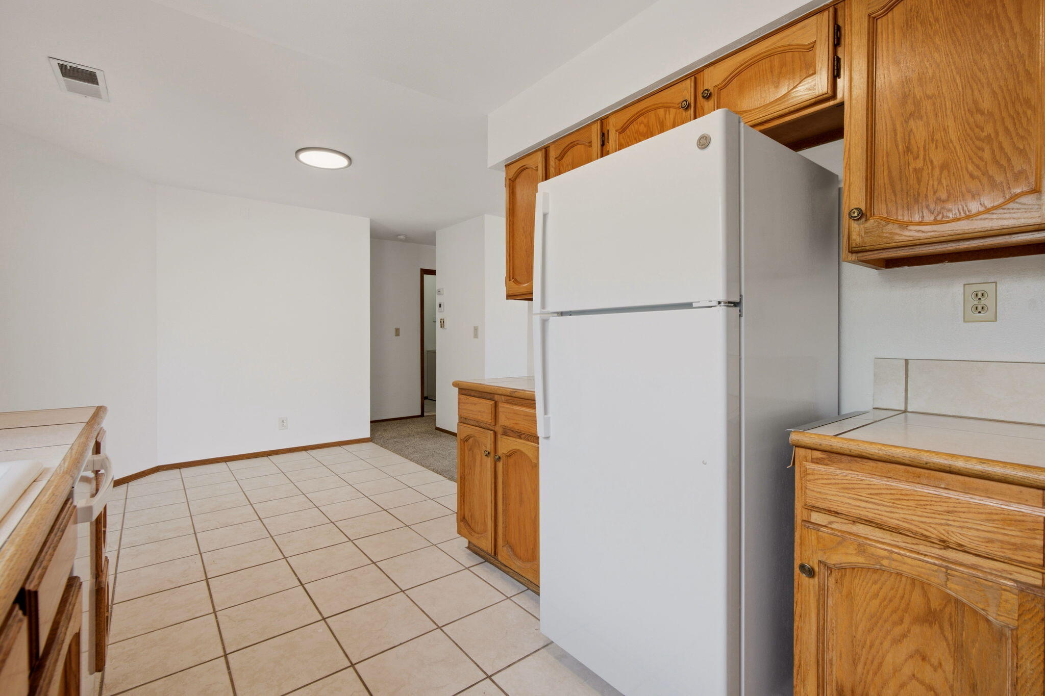 Photo 4 — 7708 Pinewood Drive NW