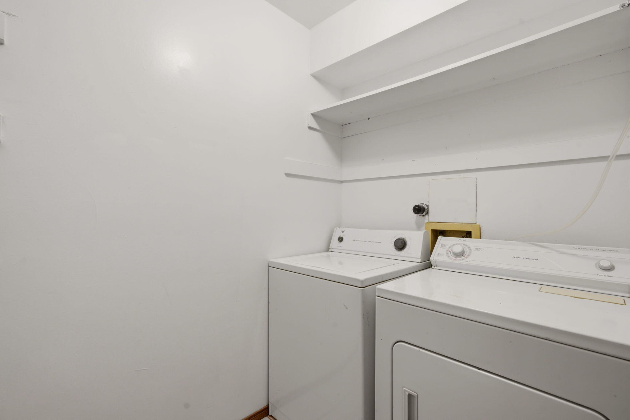 Photo 5 — 7708 Pinewood Drive NW