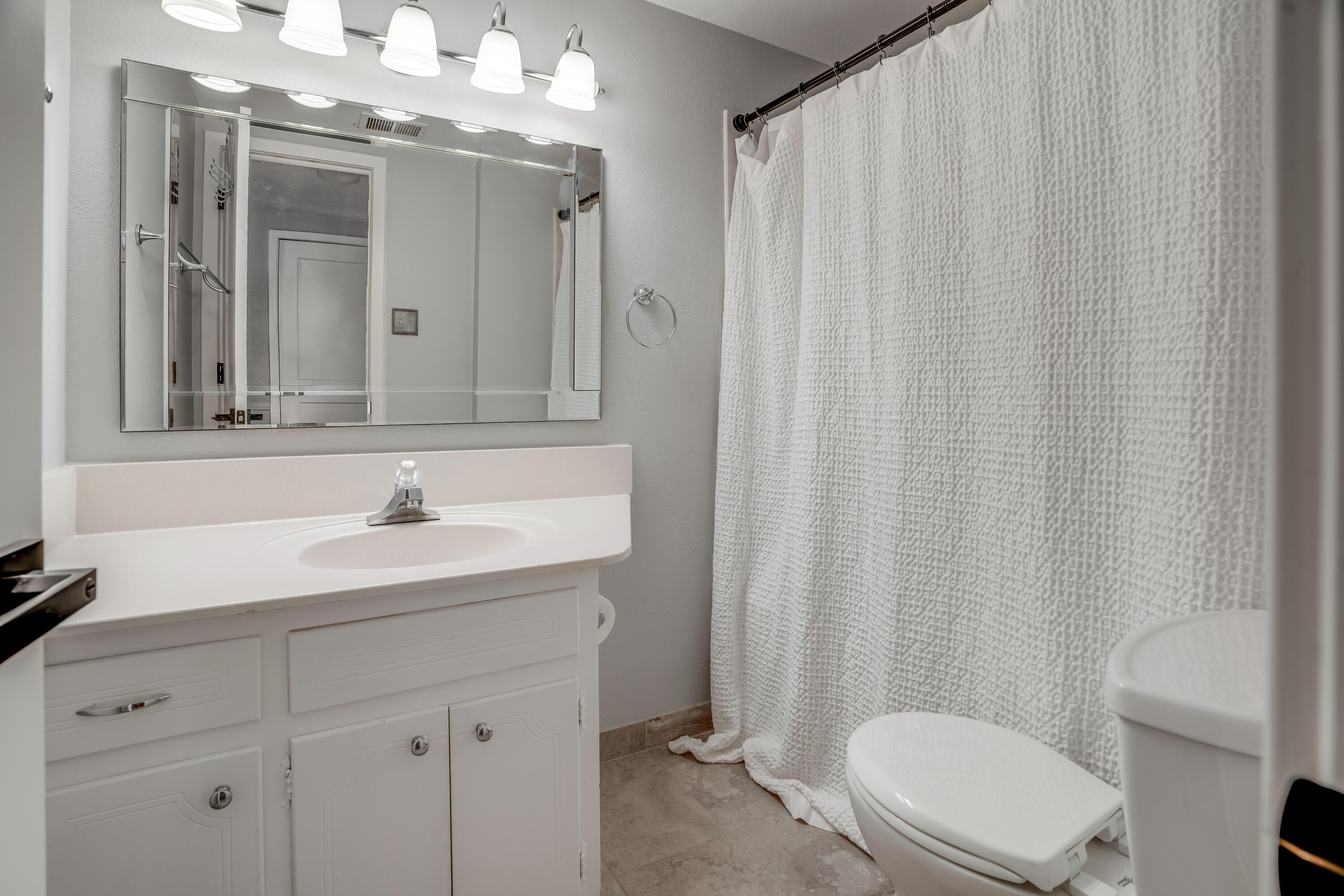 Photo 14 — 1408 Hiawatha Drive NE