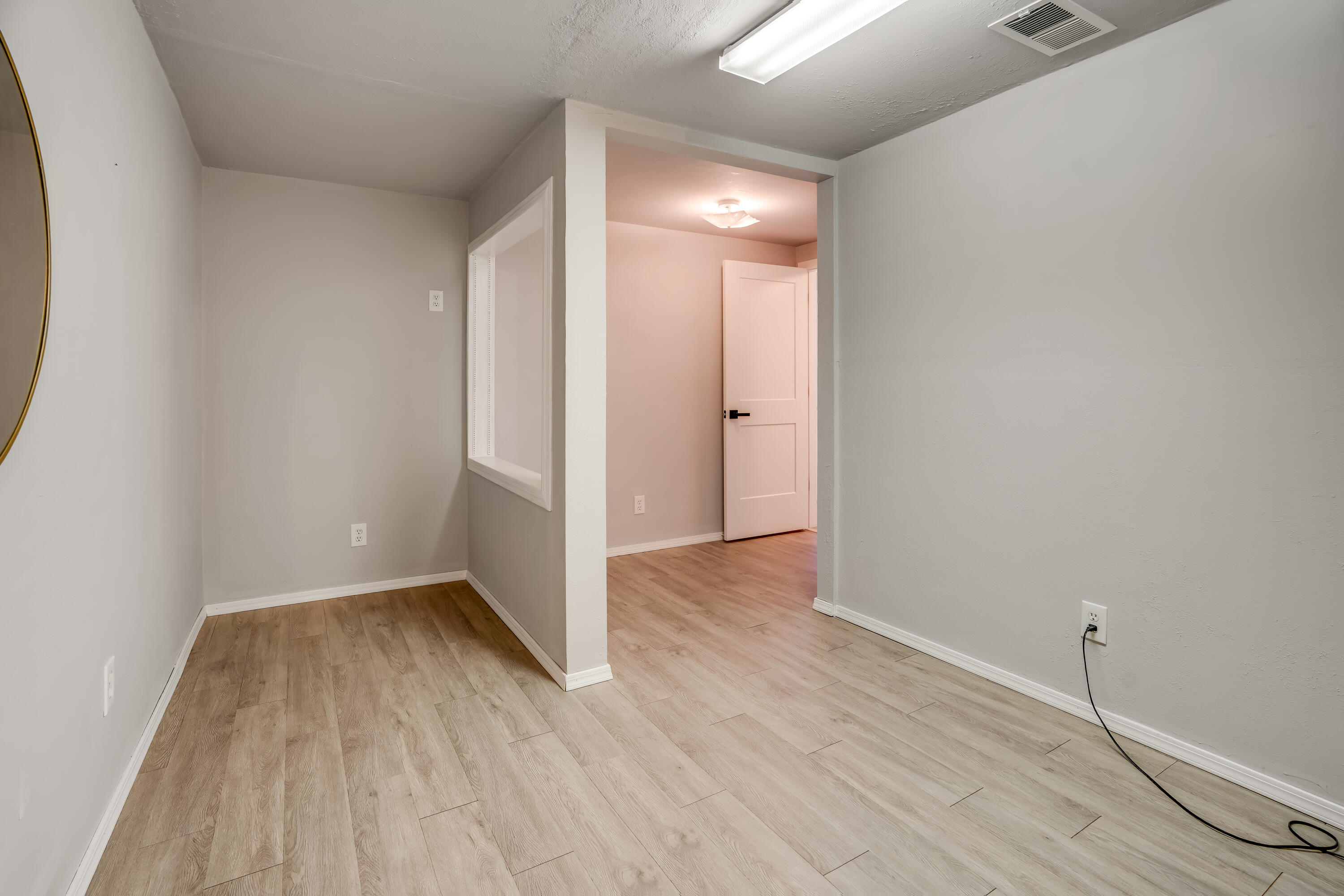 Photo 7 — 1408 Hiawatha Drive NE