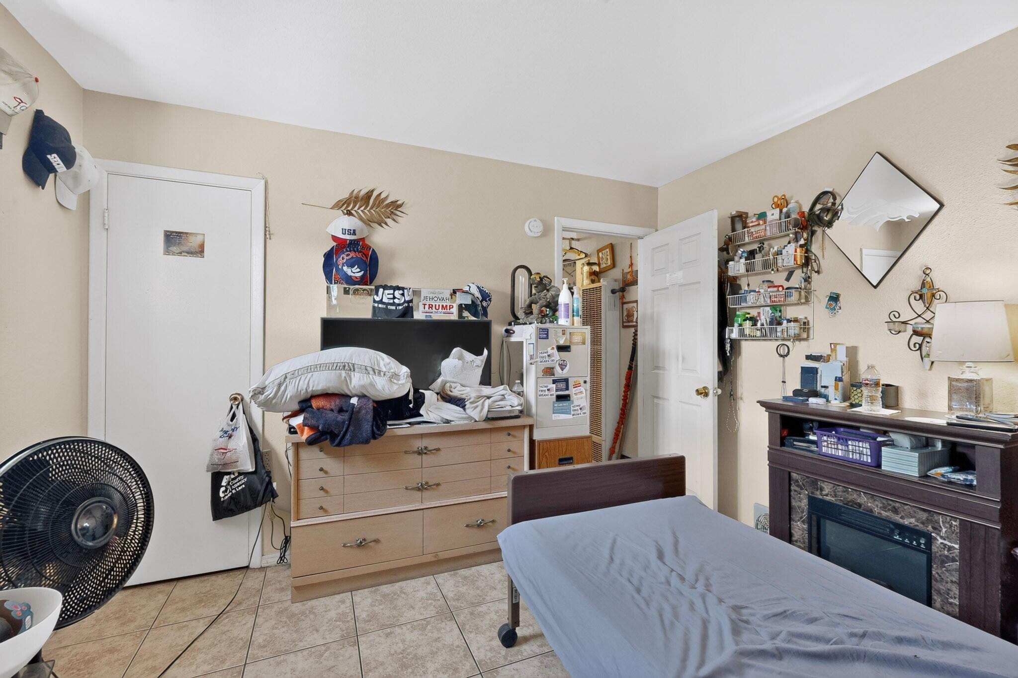 Photo 2 — 513 Utah Street SE