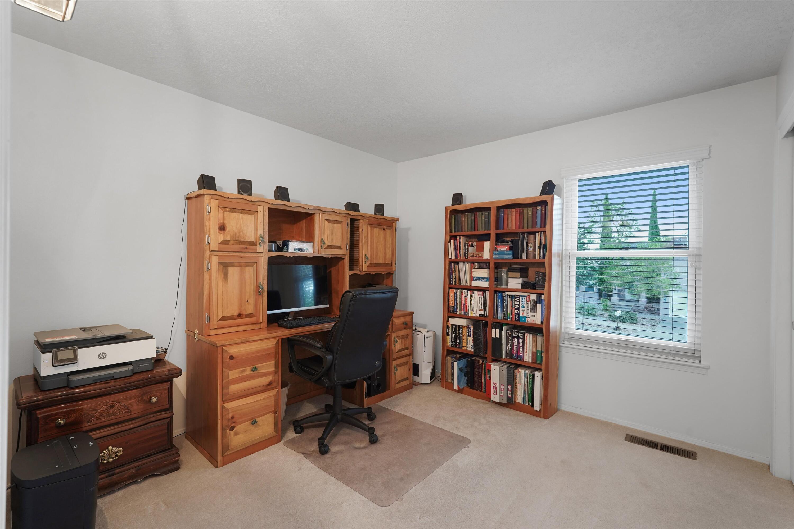 Photo 14 — 4540 Palmyra Avenue NW