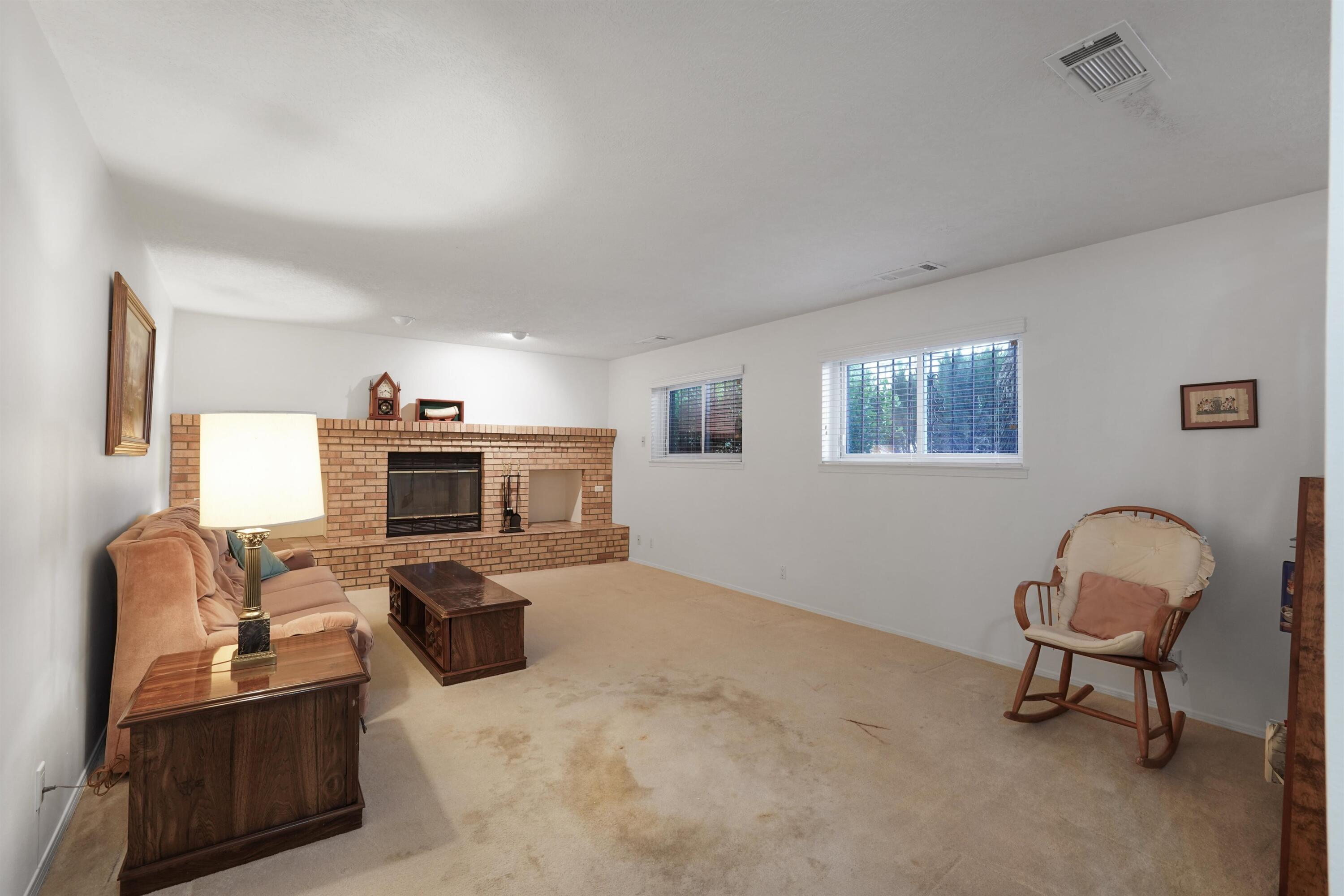 Photo 13 — 4540 Palmyra Avenue NW