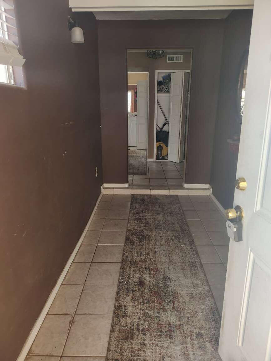 Photo 7 — 259 Pearl Drive NE