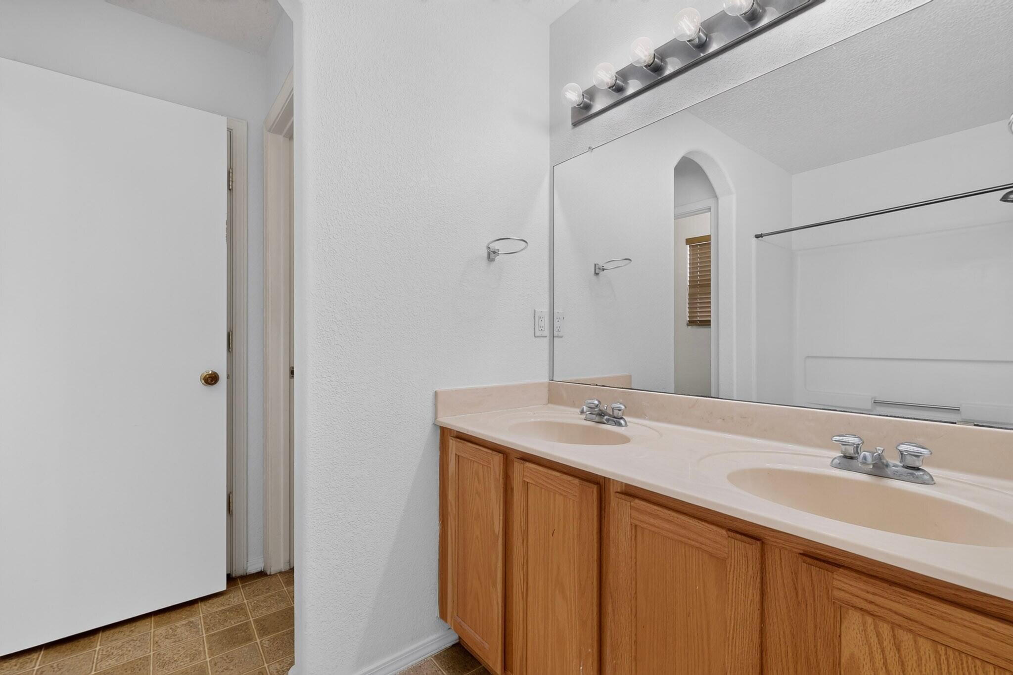 Photo 15 — 2035 Cielo Oeste Place NW