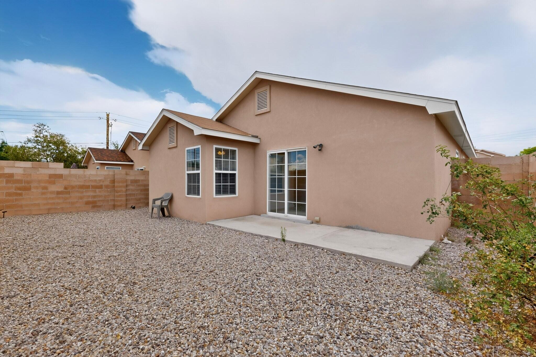 Photo 4 — 2035 Cielo Oeste Place NW