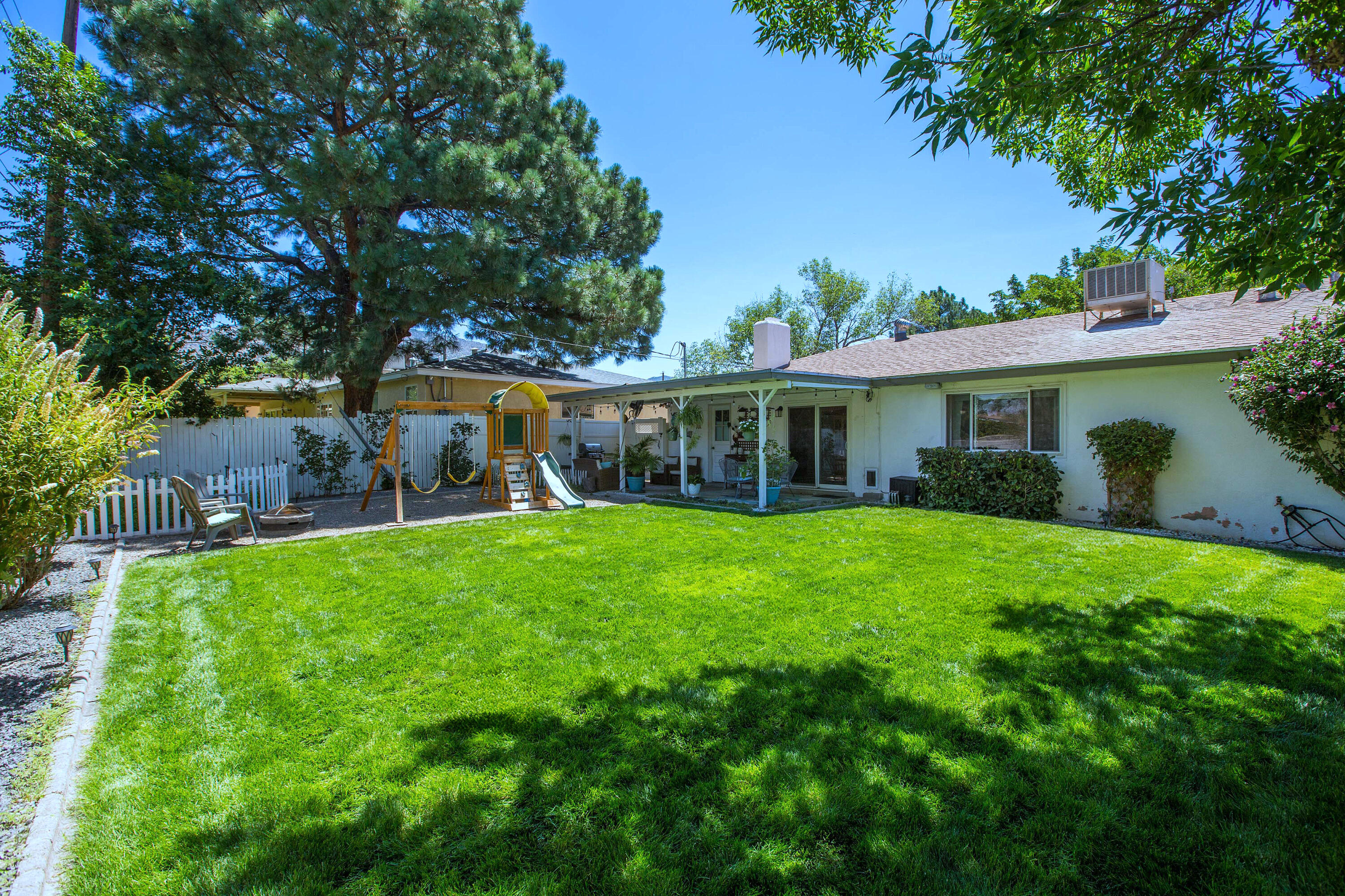 Photo 5 — 11609 Lexington Avenue NE