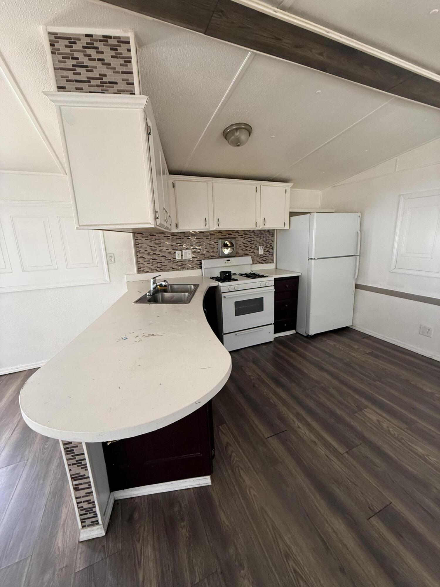 Photo 9 — 9000 Zuni Road SE UNIT F27