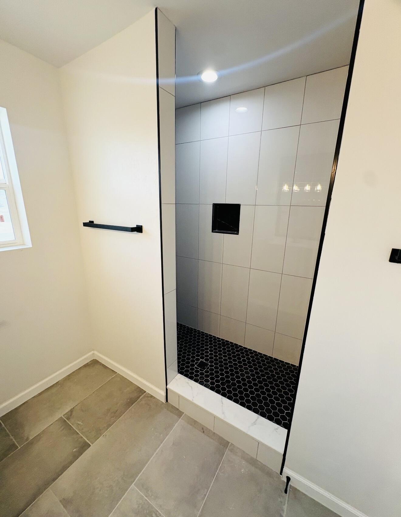 Photo 3 — 112 Bell Avenue SE