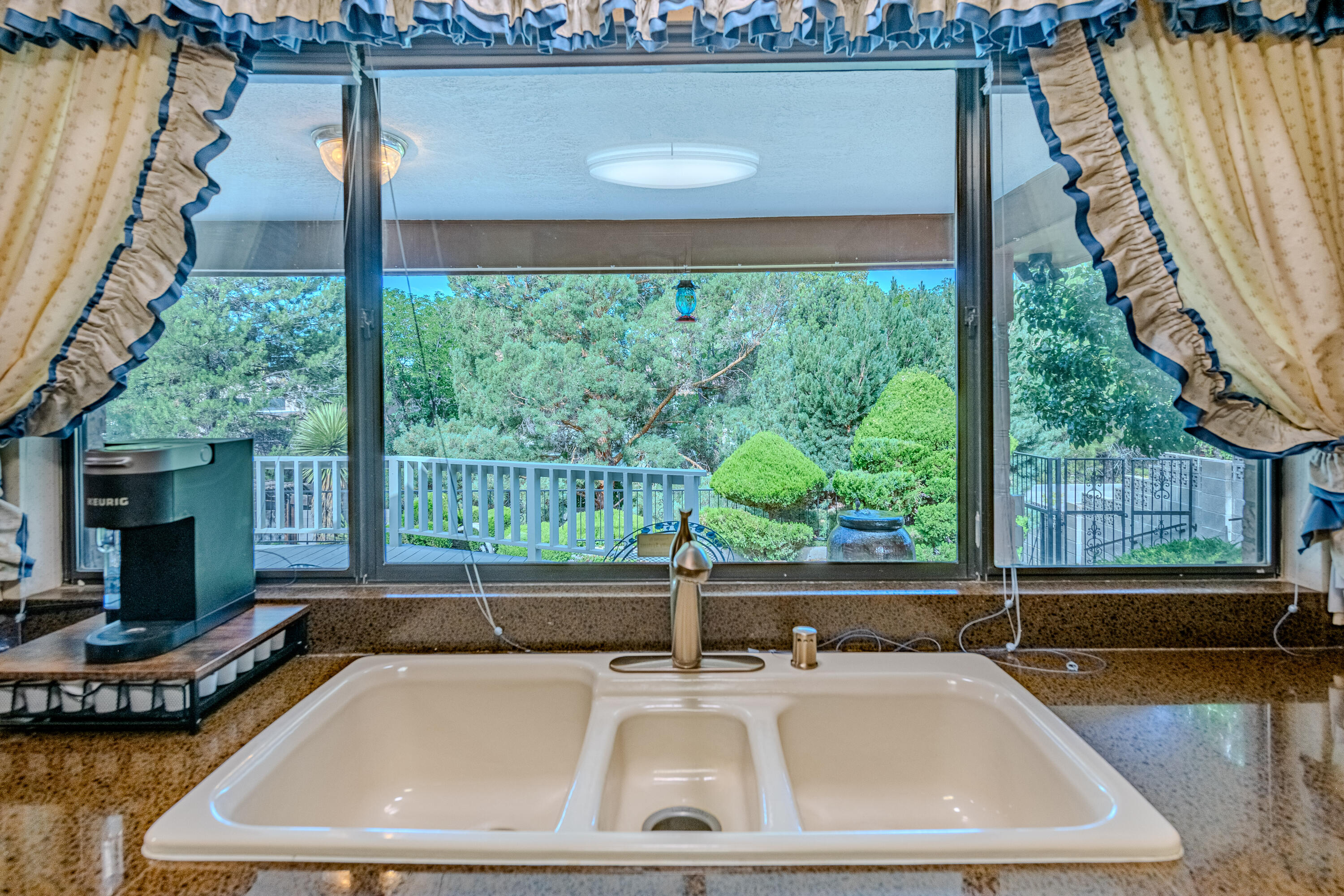 Photo 7 — 5709 Royal Oak Drive NE