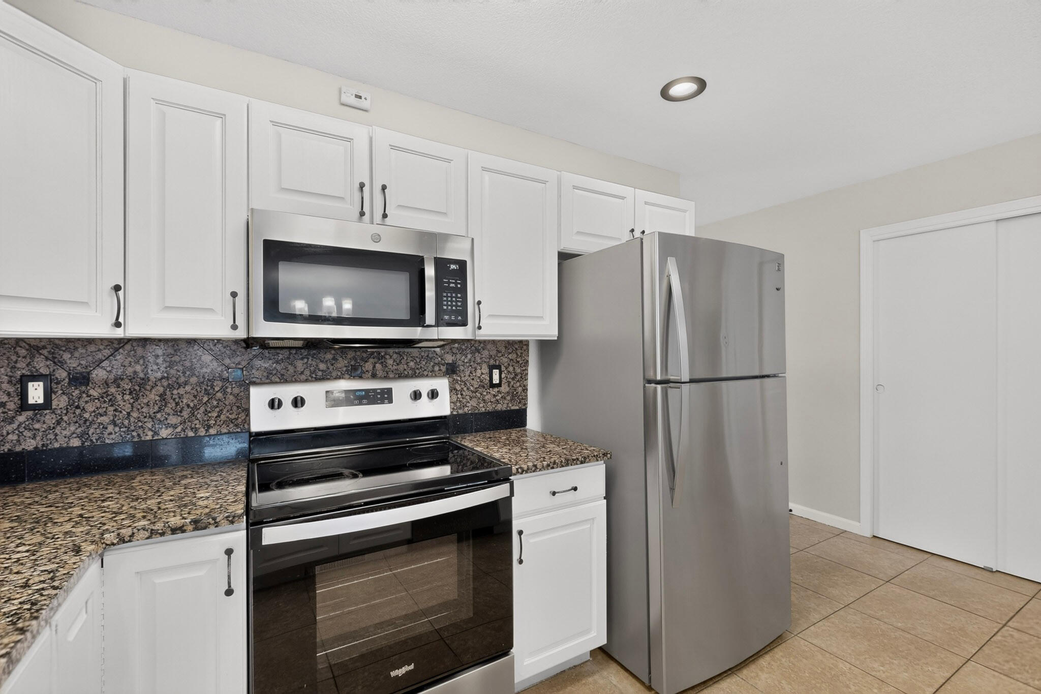 Photo 3 — 7715 WILLIAM MOYERS Avenue NE
