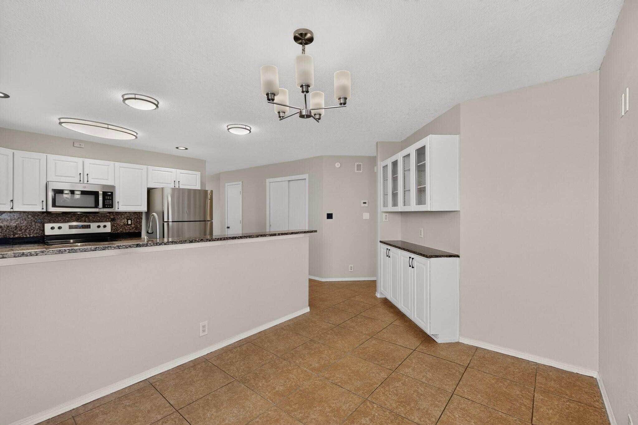 Photo 4 — 7715 WILLIAM MOYERS Avenue NE