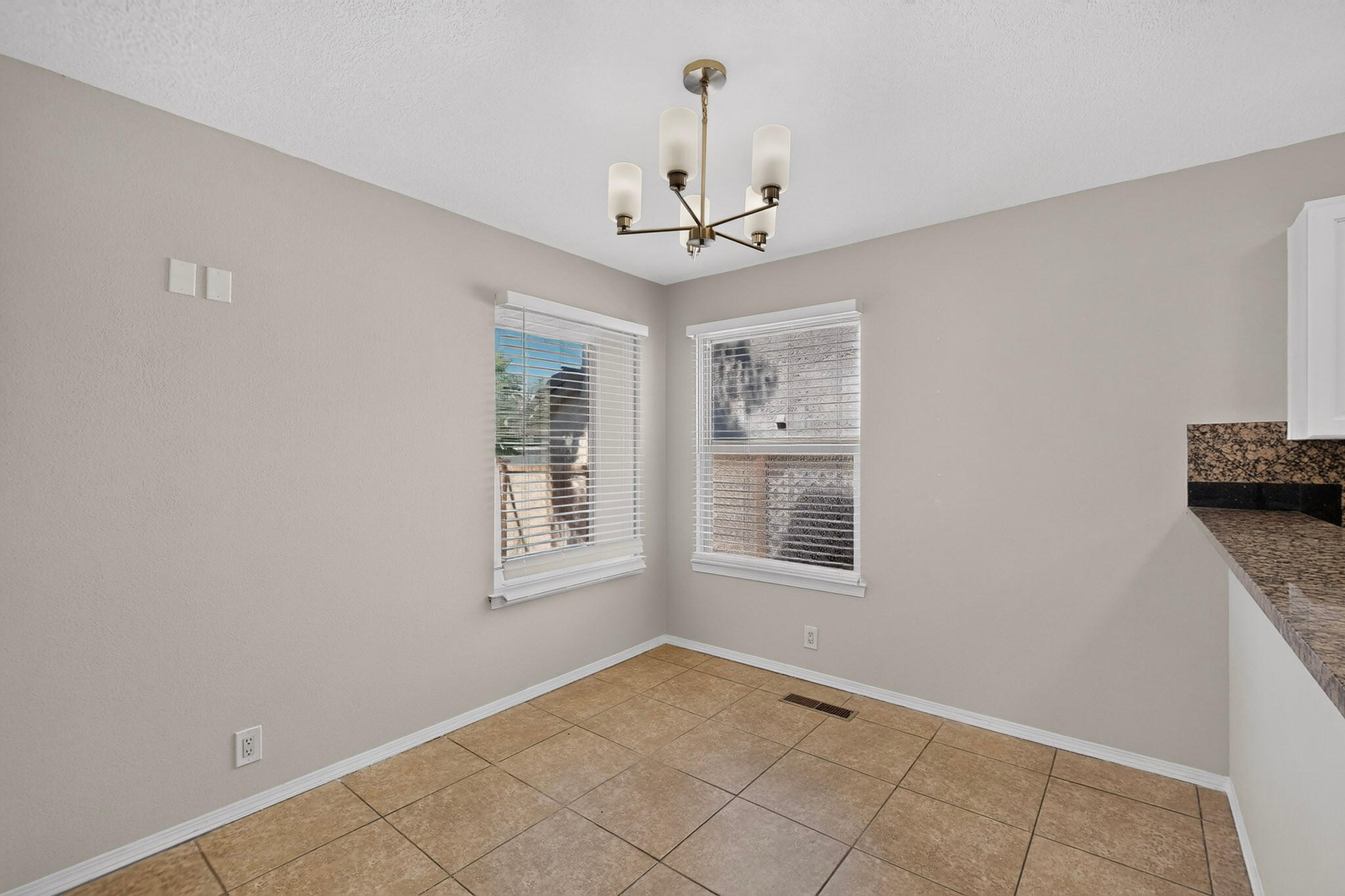 Photo 5 — 7715 WILLIAM MOYERS Avenue NE