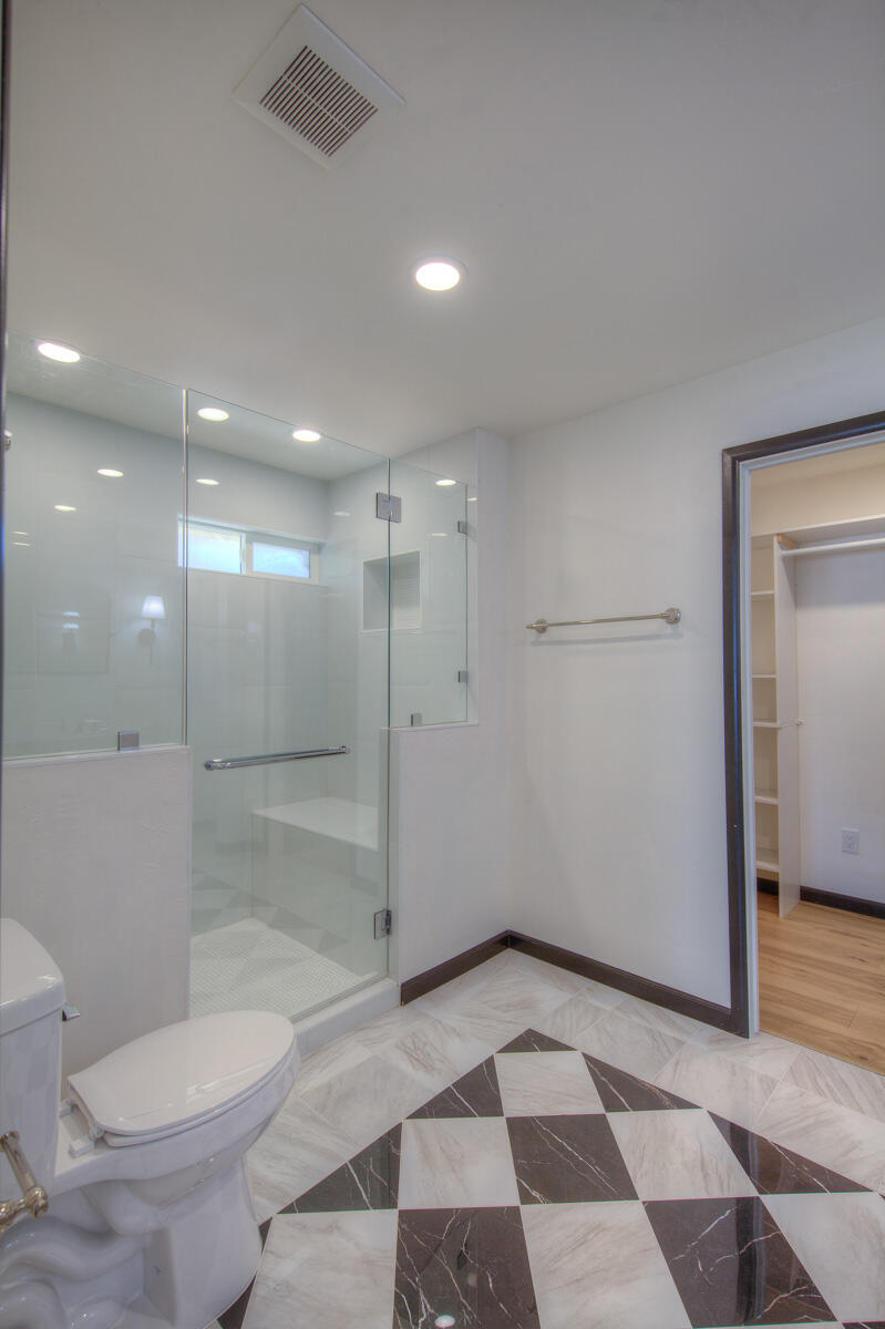 Photo 18 — 6853 Mossman Place NE
