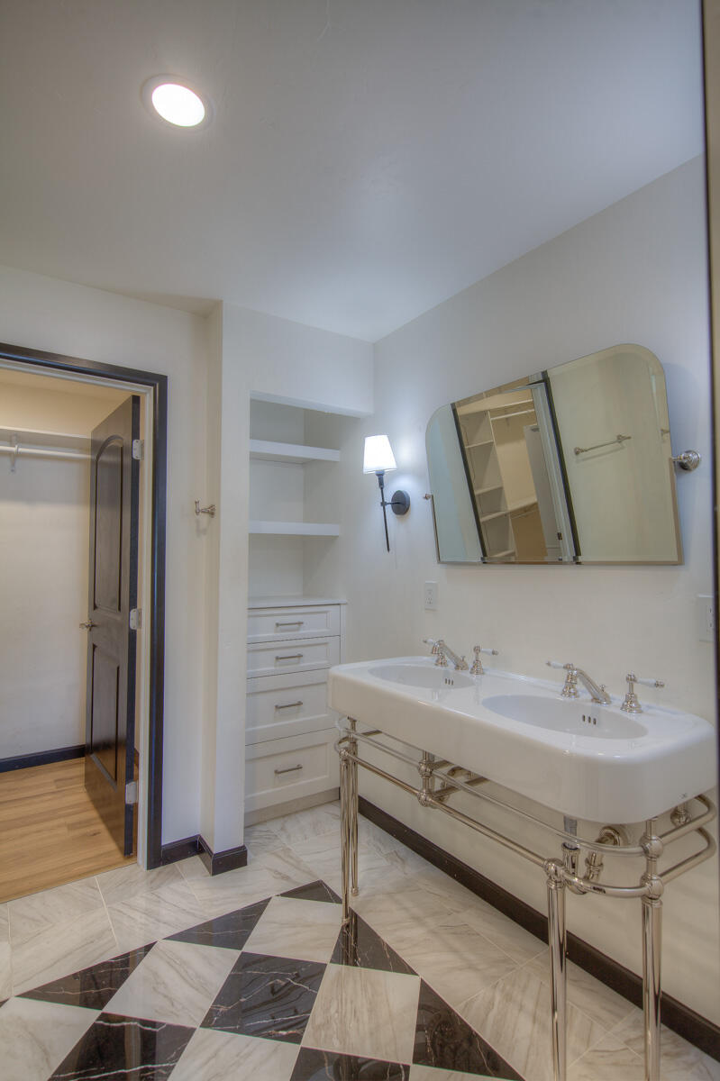Photo 17 — 6853 Mossman Place NE