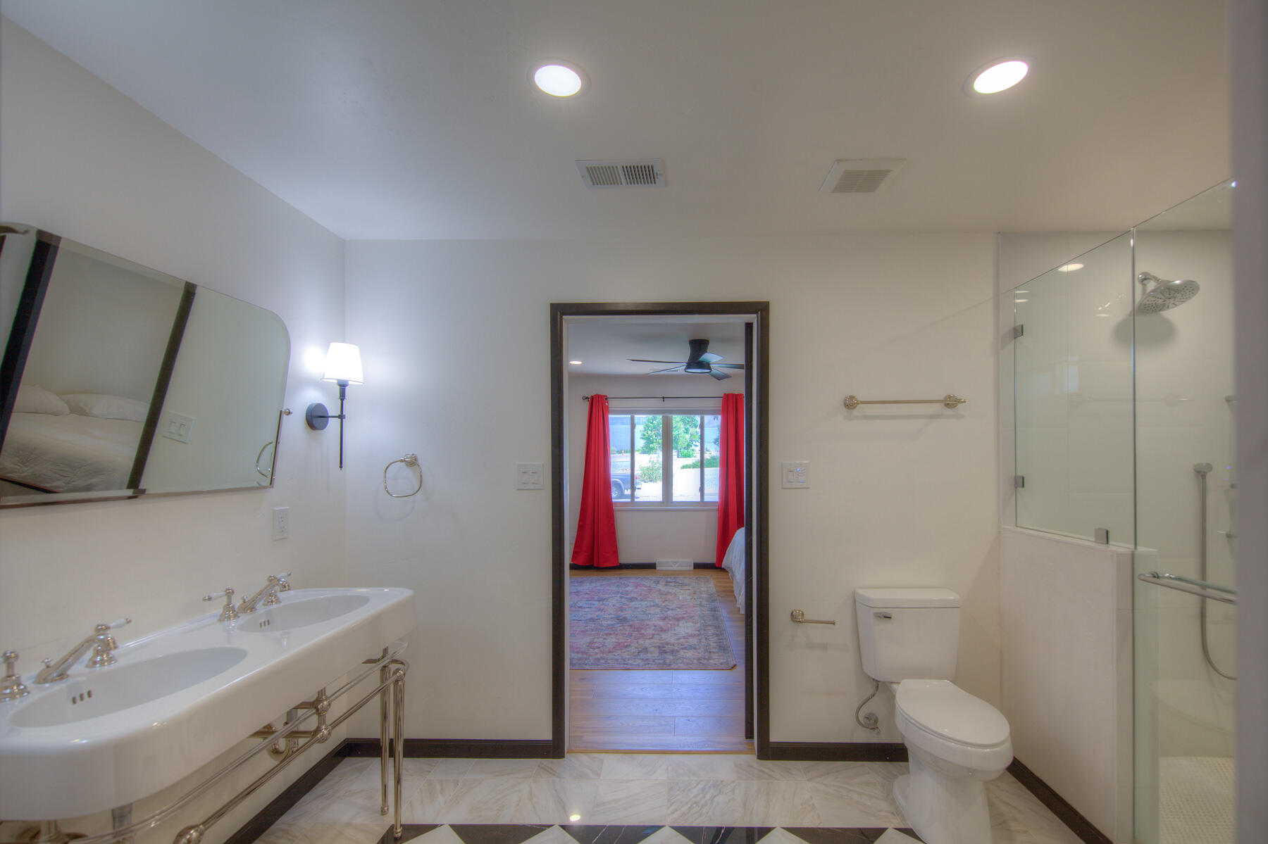 Photo 16 — 6853 Mossman Place NE