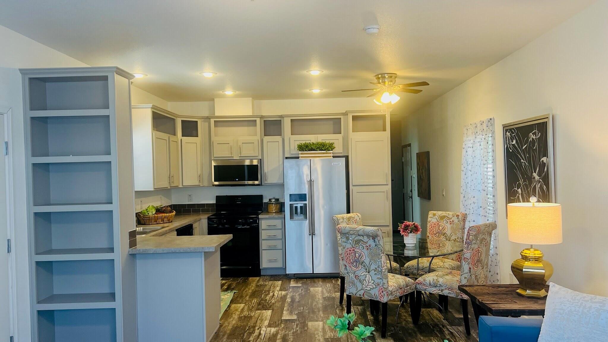 Photo 11 — 583 Elk Drive SE