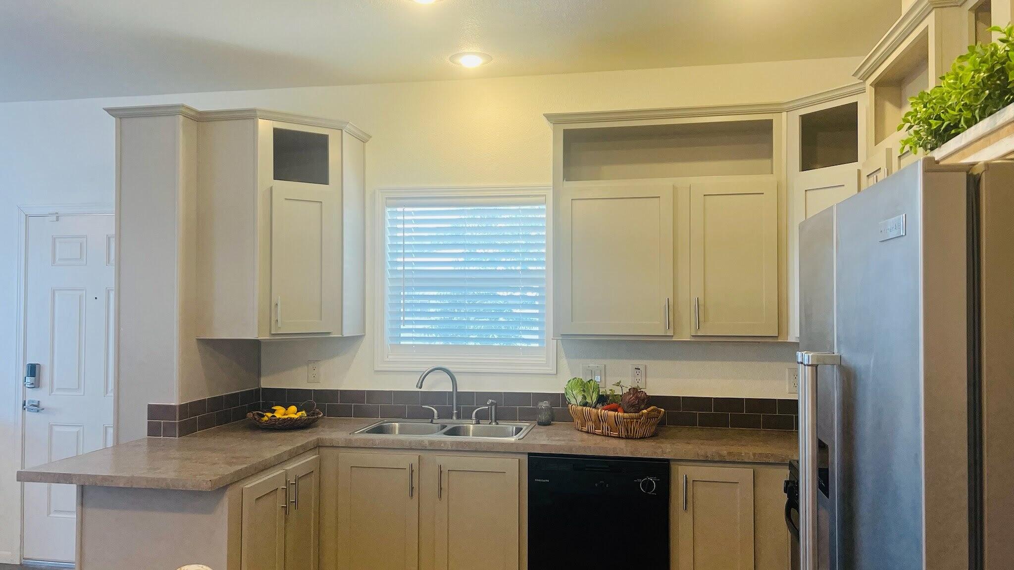Photo 12 — 583 Elk Drive SE