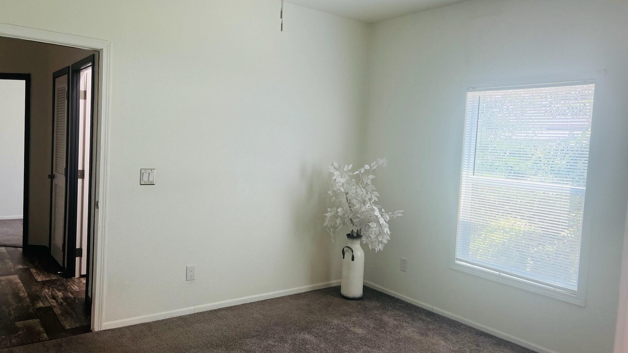 Photo 15 — 583 Elk Drive SE
