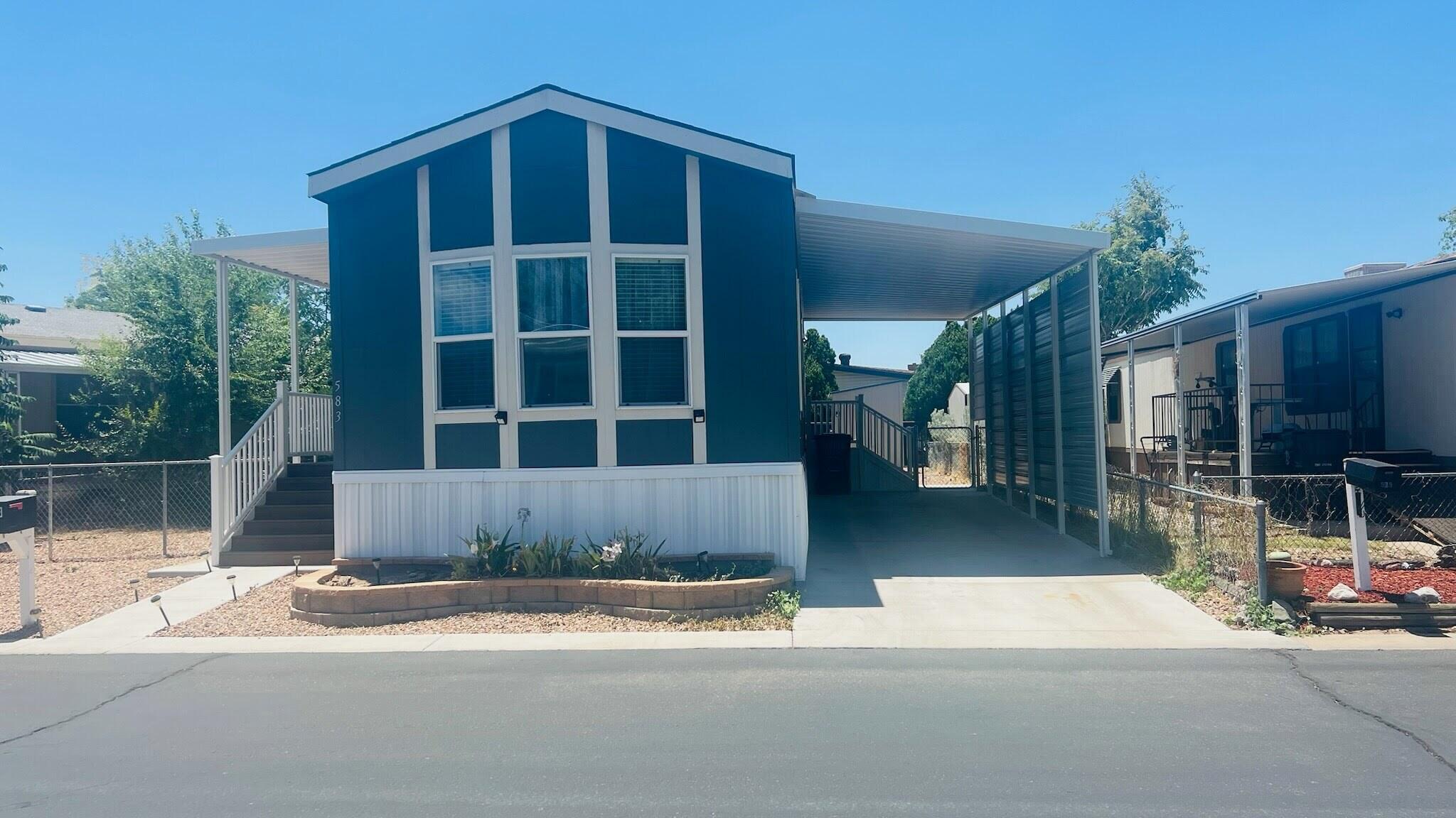 Photo 2 — 583 Elk Drive SE