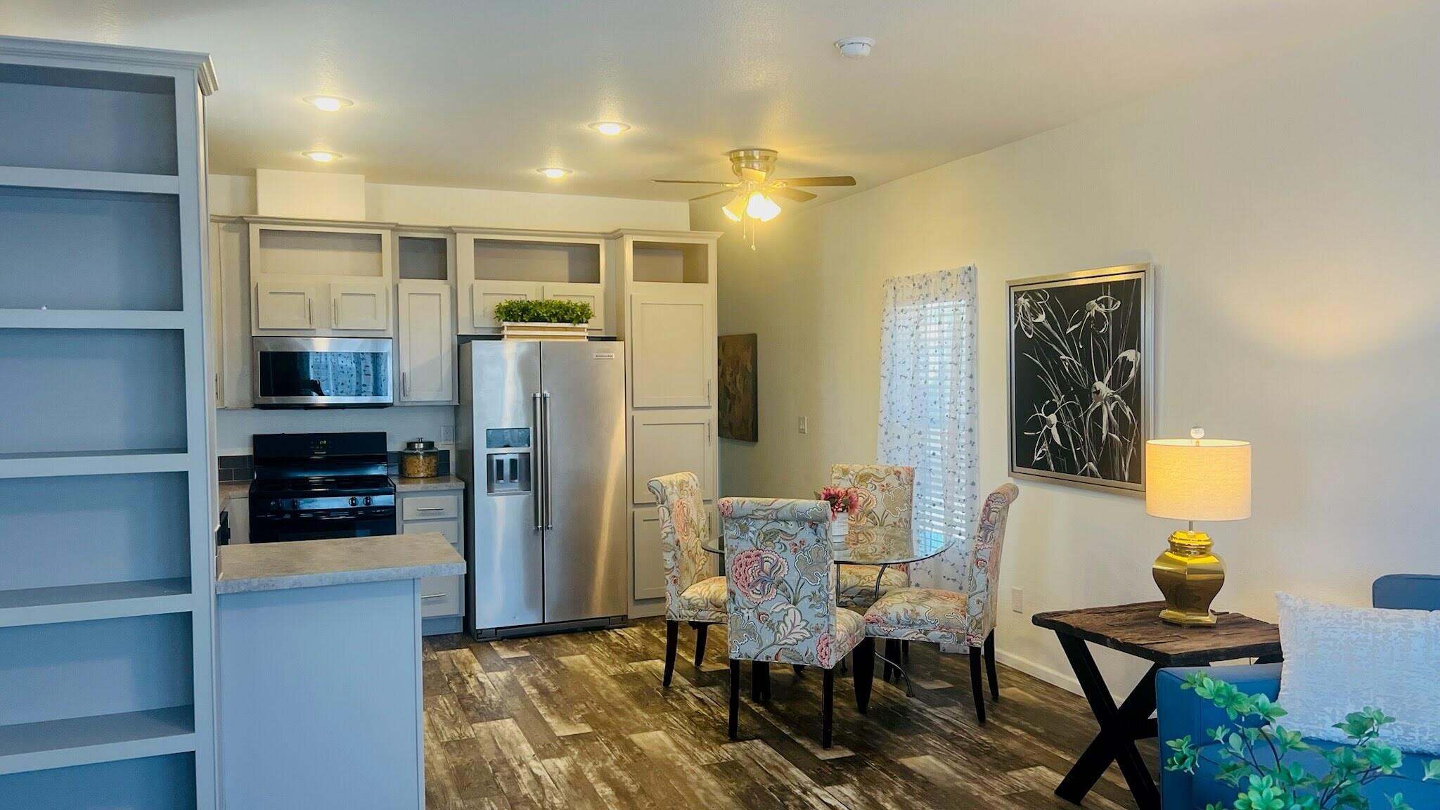 Photo 6 — 583 Elk Drive SE