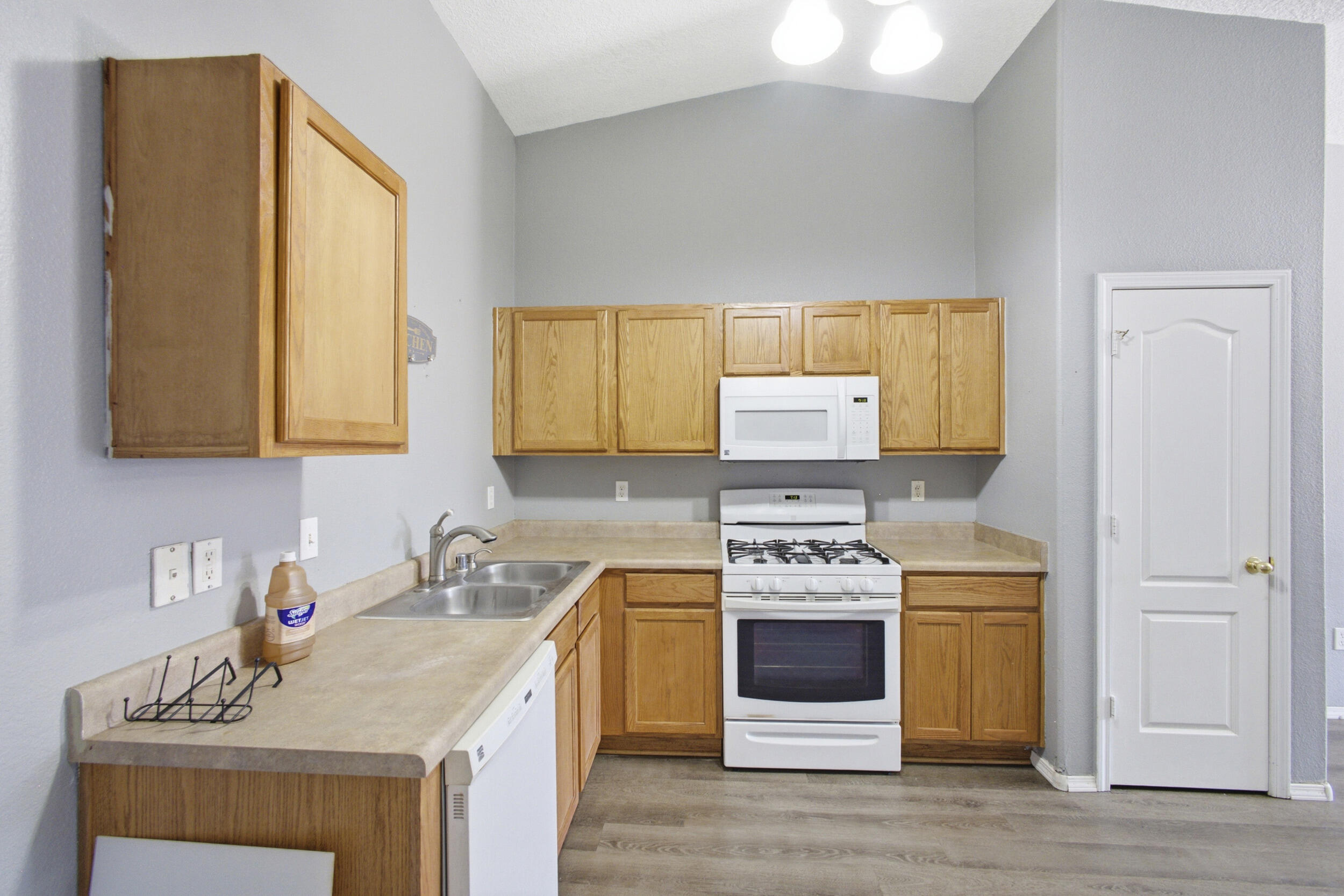Photo 16 — 10408 Sandy Flats Avenue SW