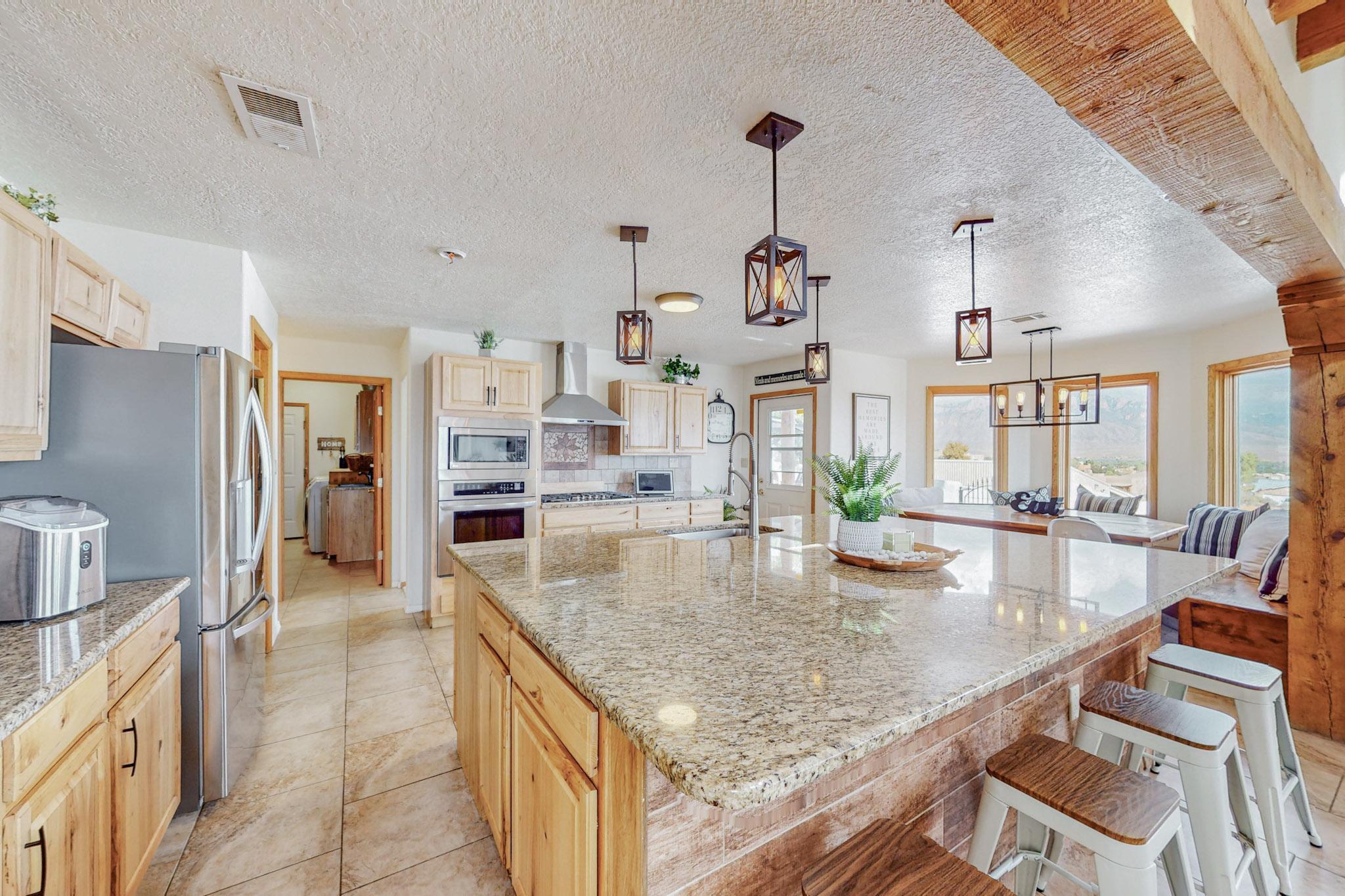 Photo 8 — 1000 Saratoga Drive NE
