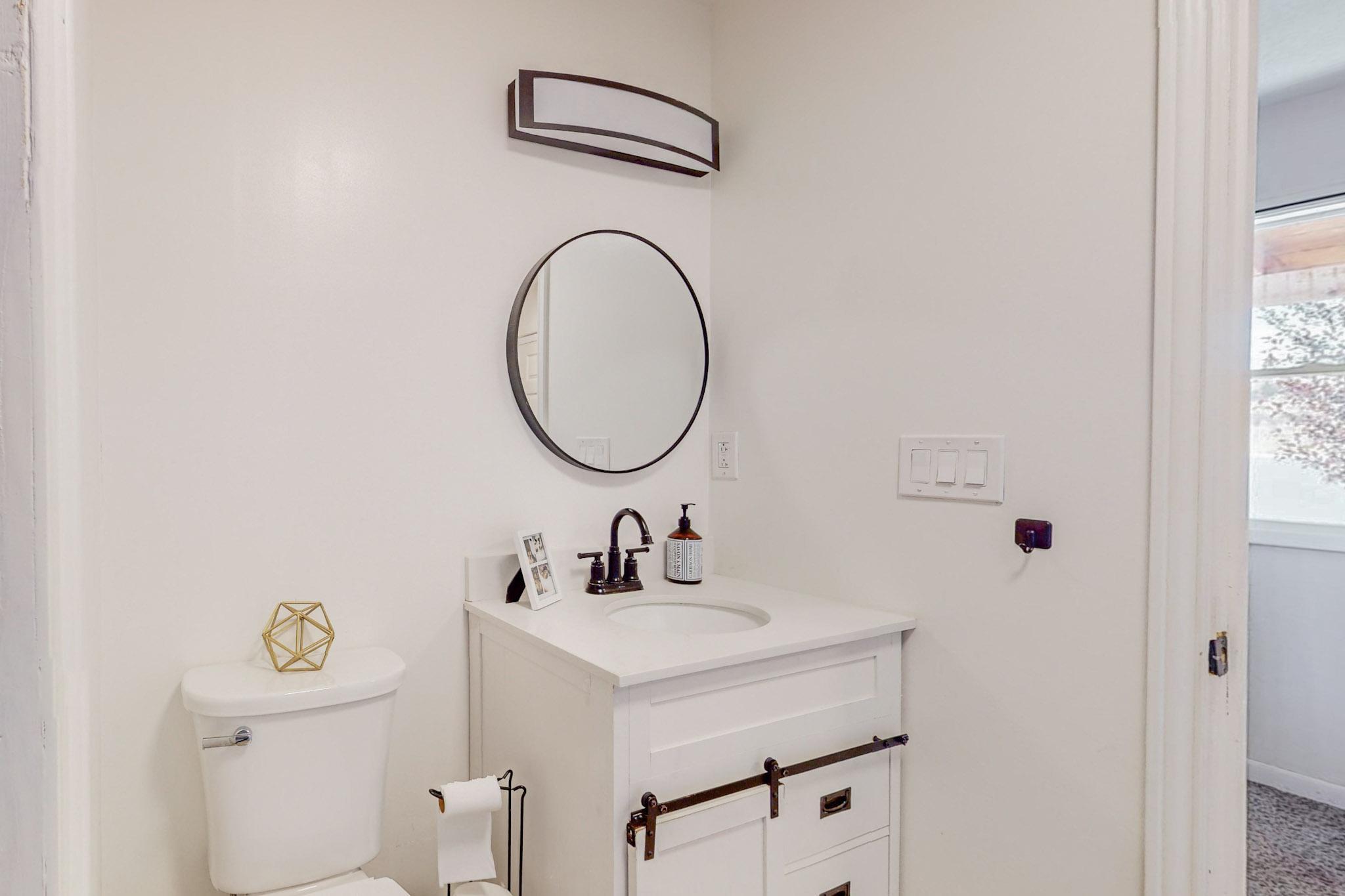 Photo 12 — 1000 Saratoga Drive NE