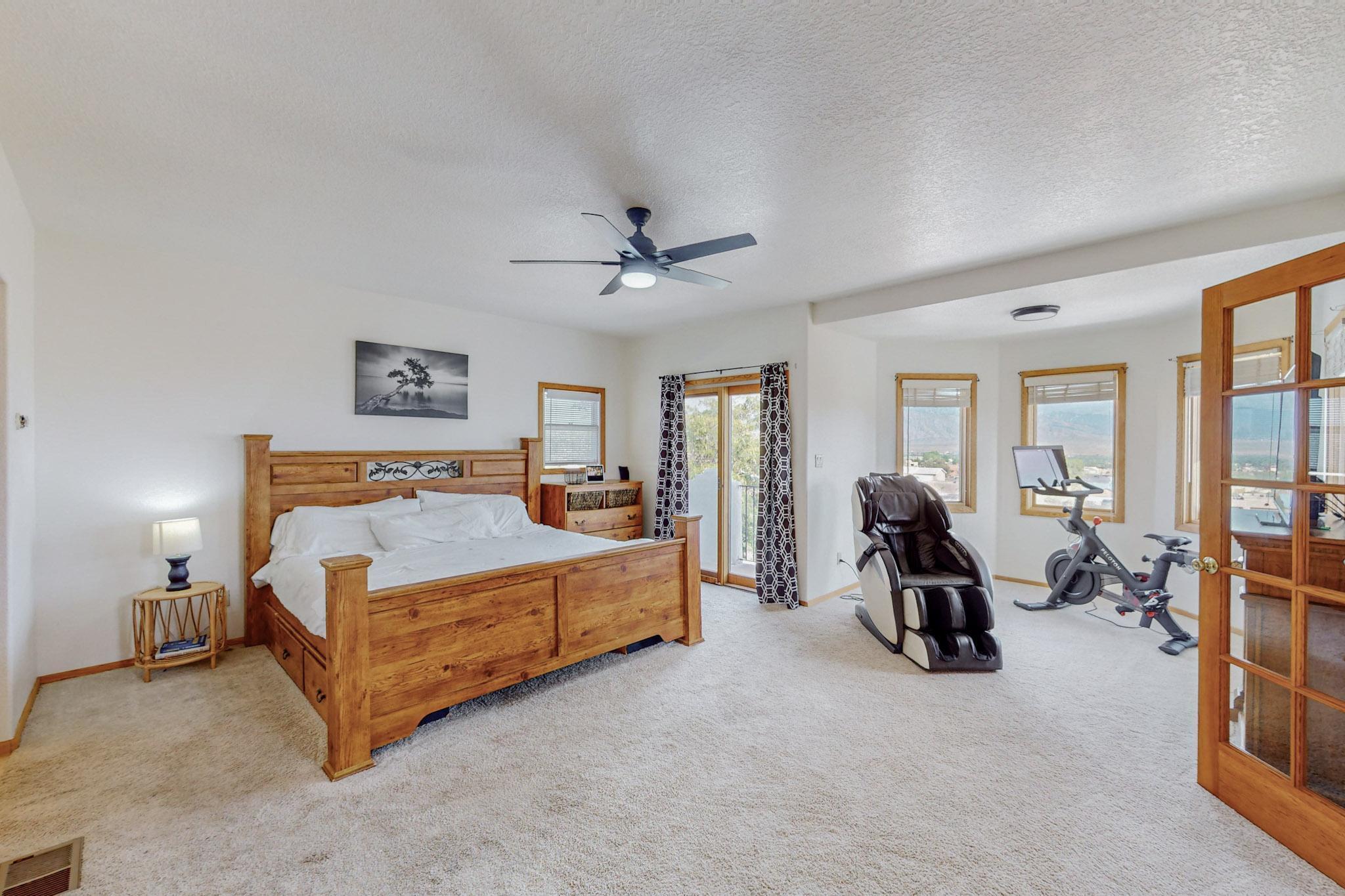 Photo 20 — 1000 Saratoga Drive NE