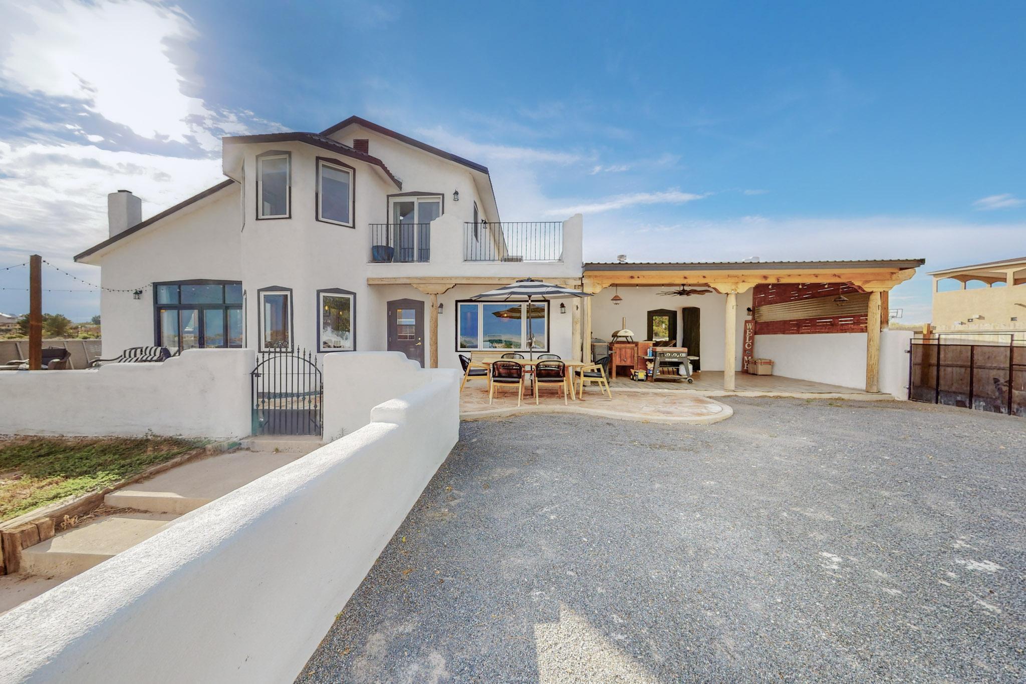 Photo 3 — 1000 Saratoga Drive NE