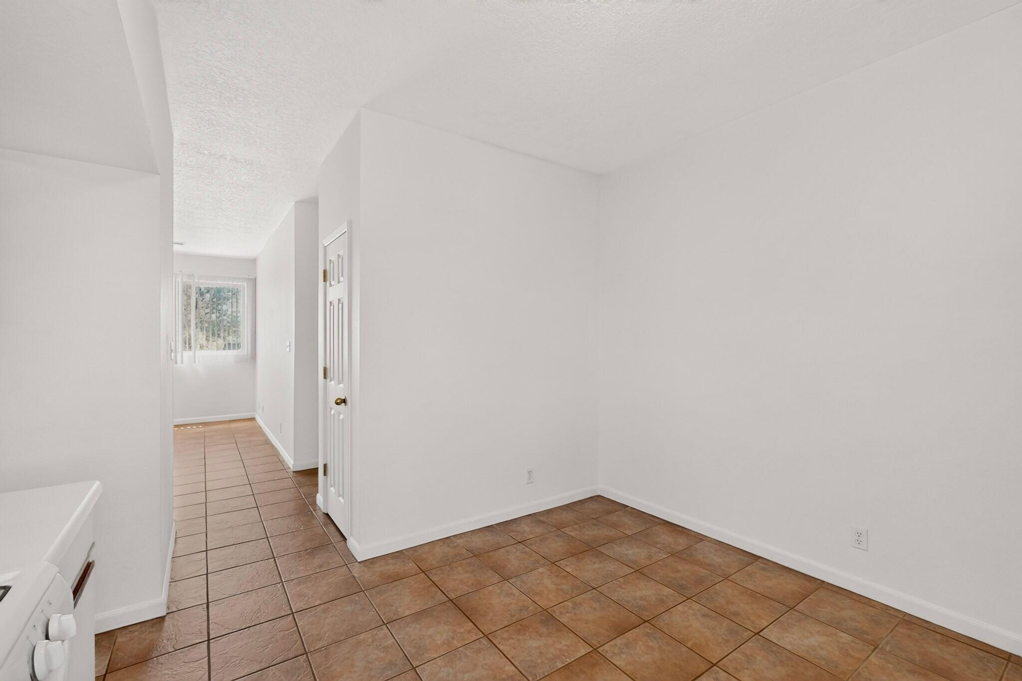 Photo 11 — 1729 Strawberry Drive NE