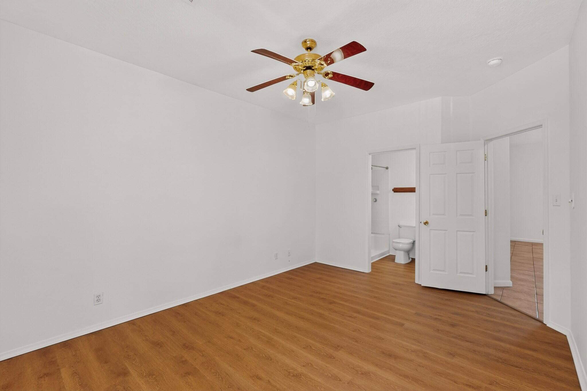 Photo 15 — 1729 Strawberry Drive NE