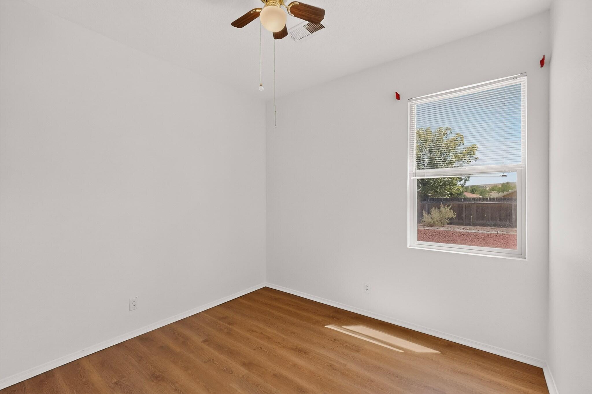 Photo 18 — 1729 Strawberry Drive NE