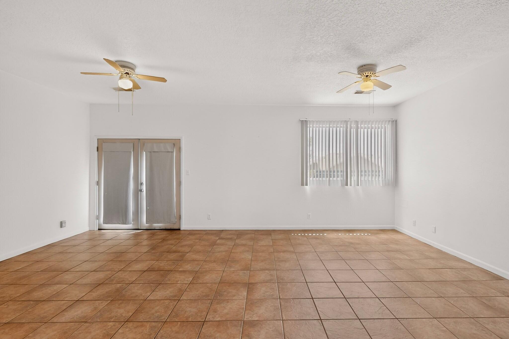 Photo 6 — 1729 Strawberry Drive NE