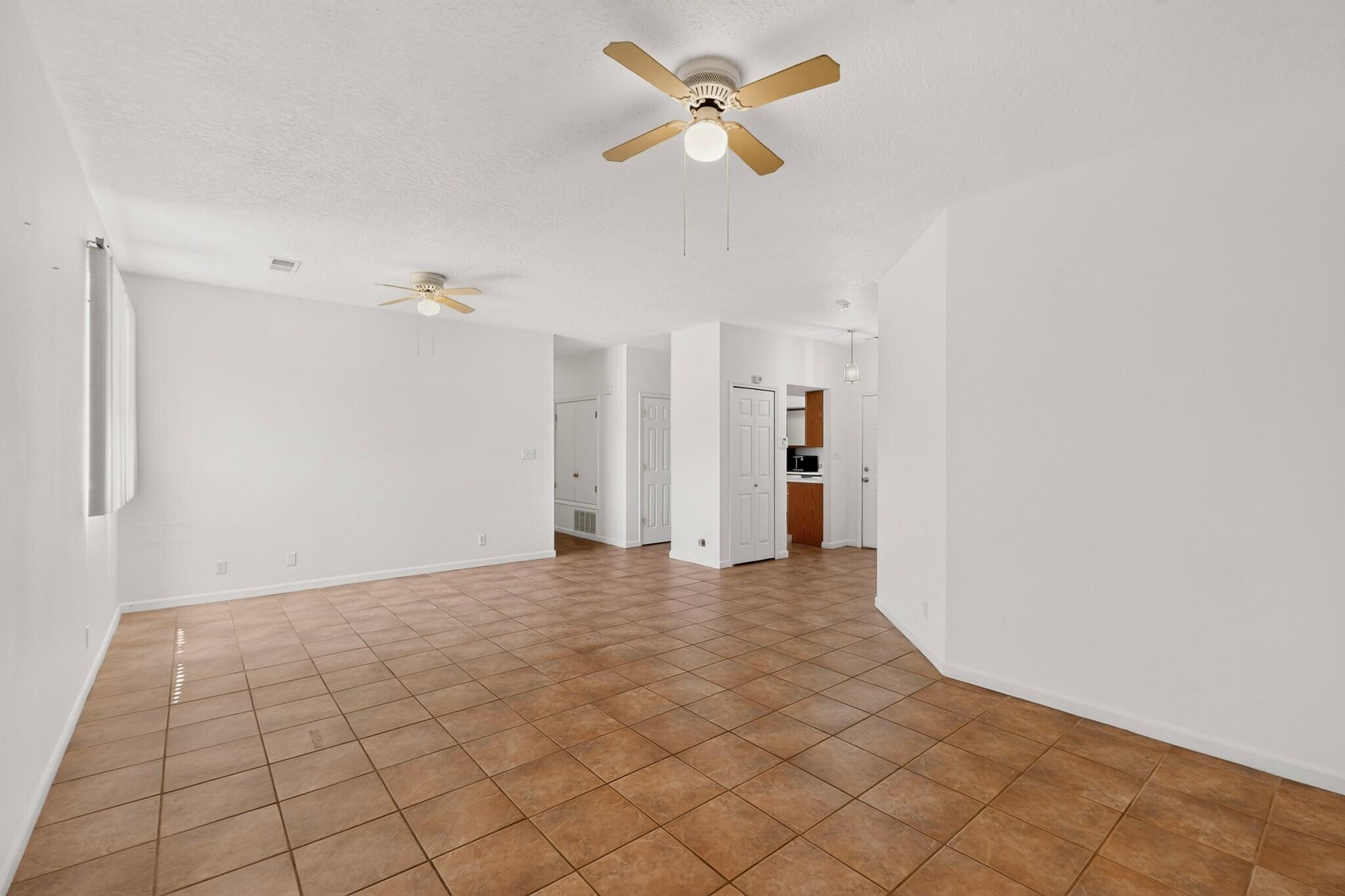 Photo 7 — 1729 Strawberry Drive NE