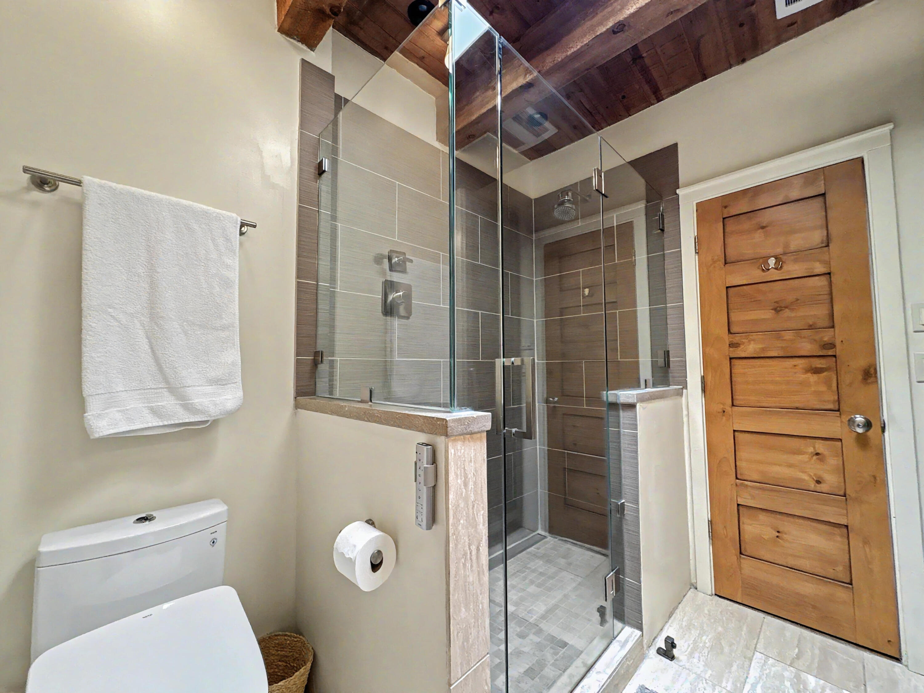 Photo 18 — 218 Spring Creek Lane NE