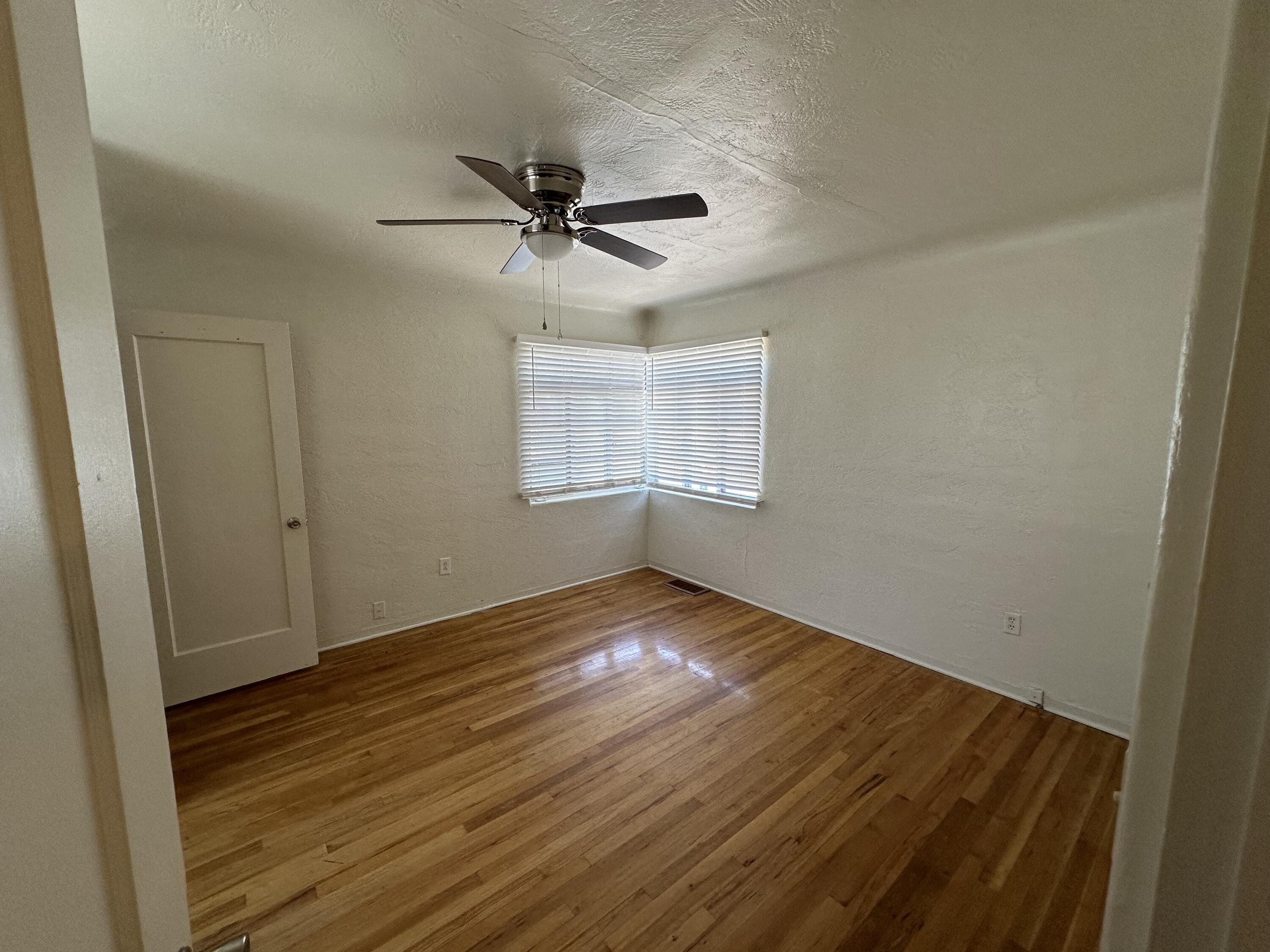 Photo 5 — 1003-1005 Carlisle Boulevard SE