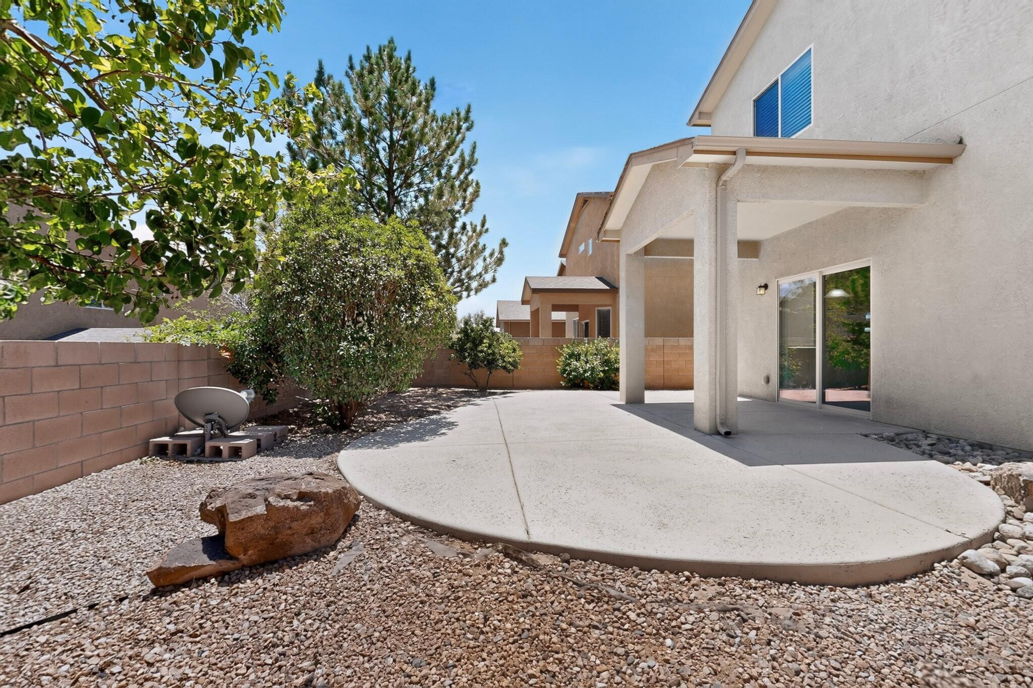 Photo 13 — 836 Zimina Drive NW